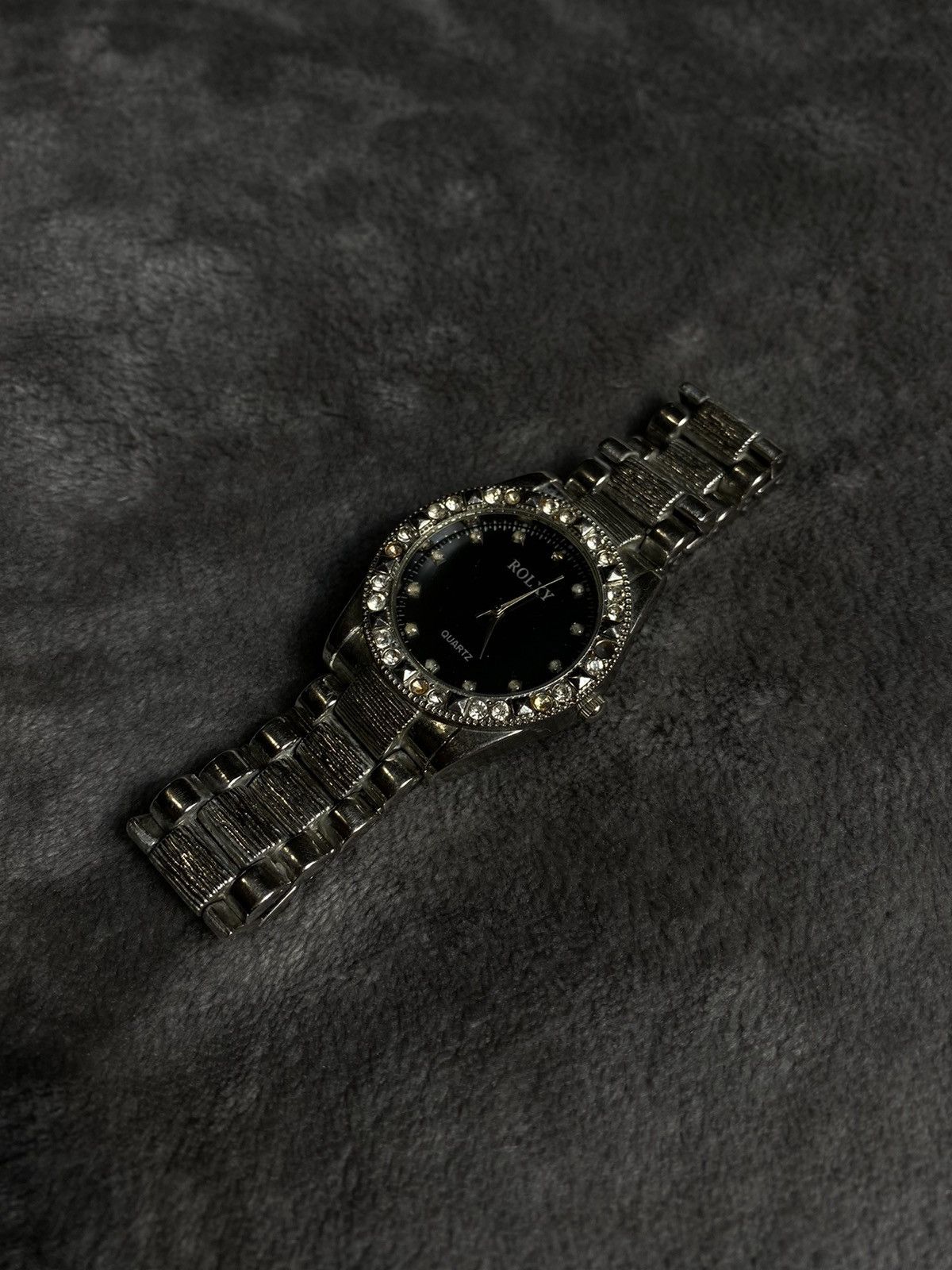 Jewelry × Vintage Futuristic Vintage Quartz Watch | 100% Working Size ONE SIZE - 6 Thumbnail