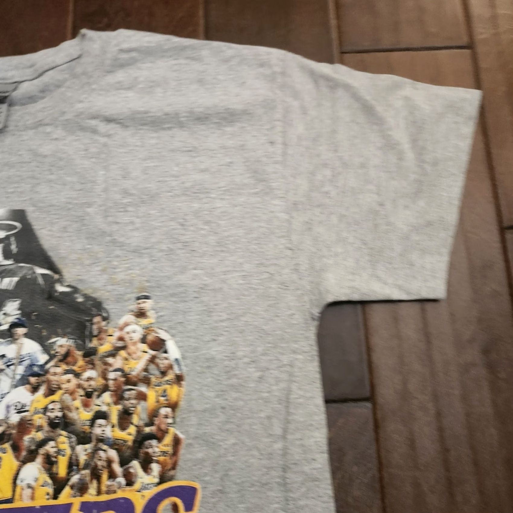 Gildan VINTAGE LA Lakers Dodgers World Champions Kobe Bryant 2020 Graphic Tee Shirt Gray 2XL Size US L / EU 52-54 / 3 - 6 Thumbnail