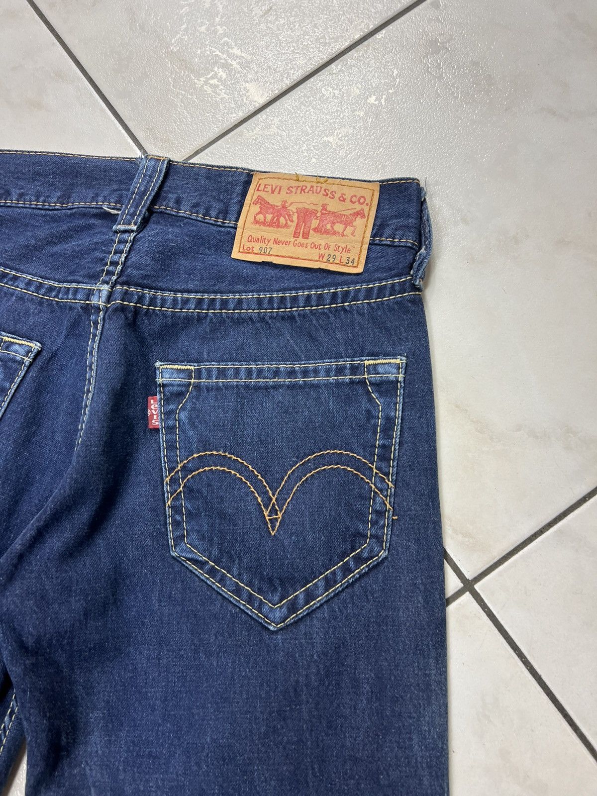 Levi's Vintage Levi’s 907 flared navy denim y2k jeans pants bootcut Size US 29 - 13 Thumbnail