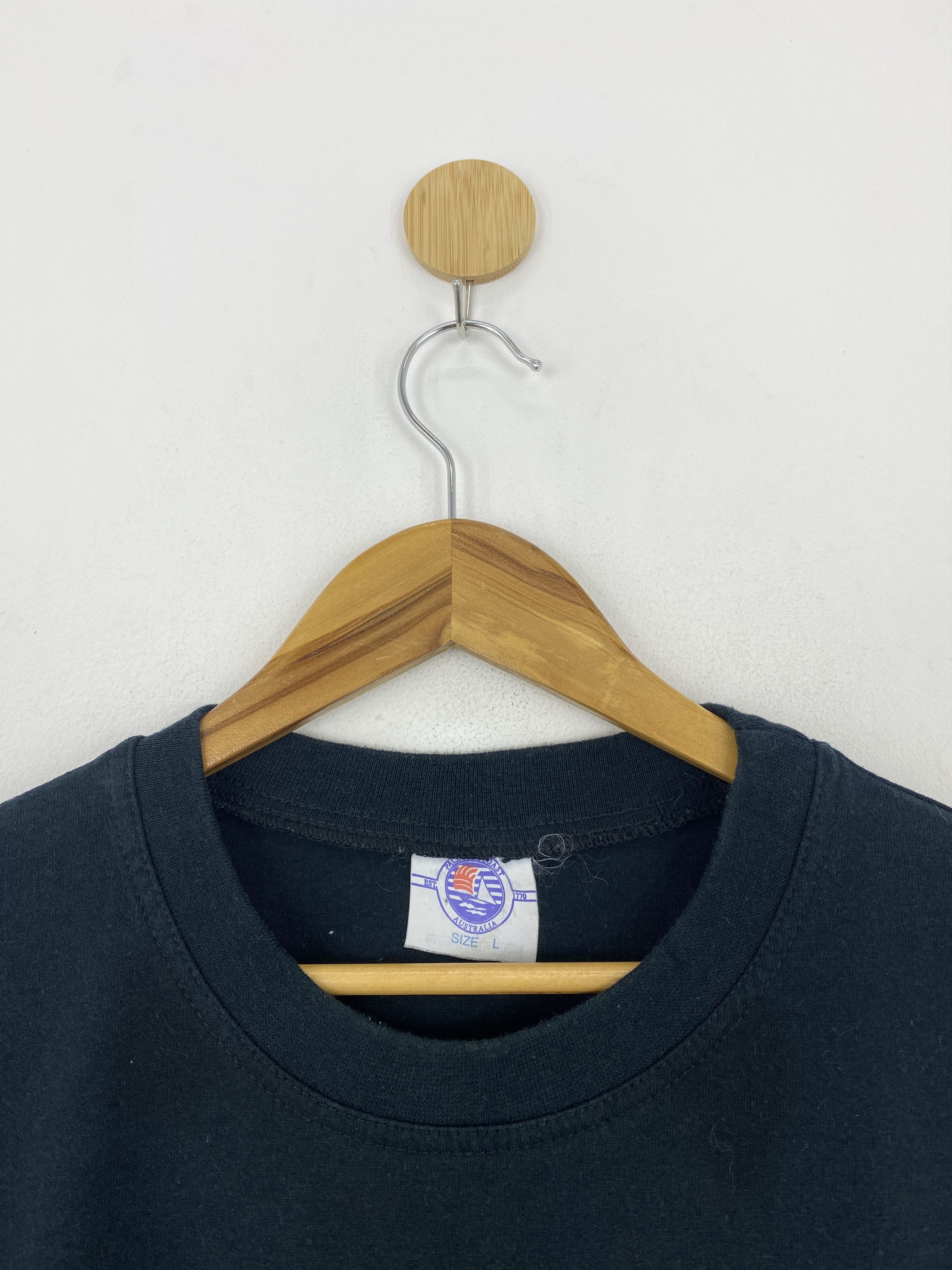 Man Made In Australia Vintage 90s Magnetic Island Australia Embroidered Tee TA0507 Size US L / EU 52-54 / 3 - 9 Thumbnail
