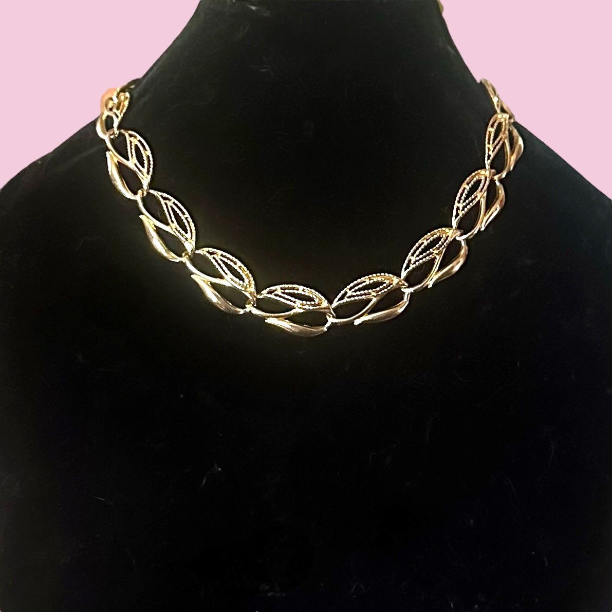 Vintage Vintage Piscitelli gold tone open work curved link necklace Size ONE SIZE - 1 Thumbnail