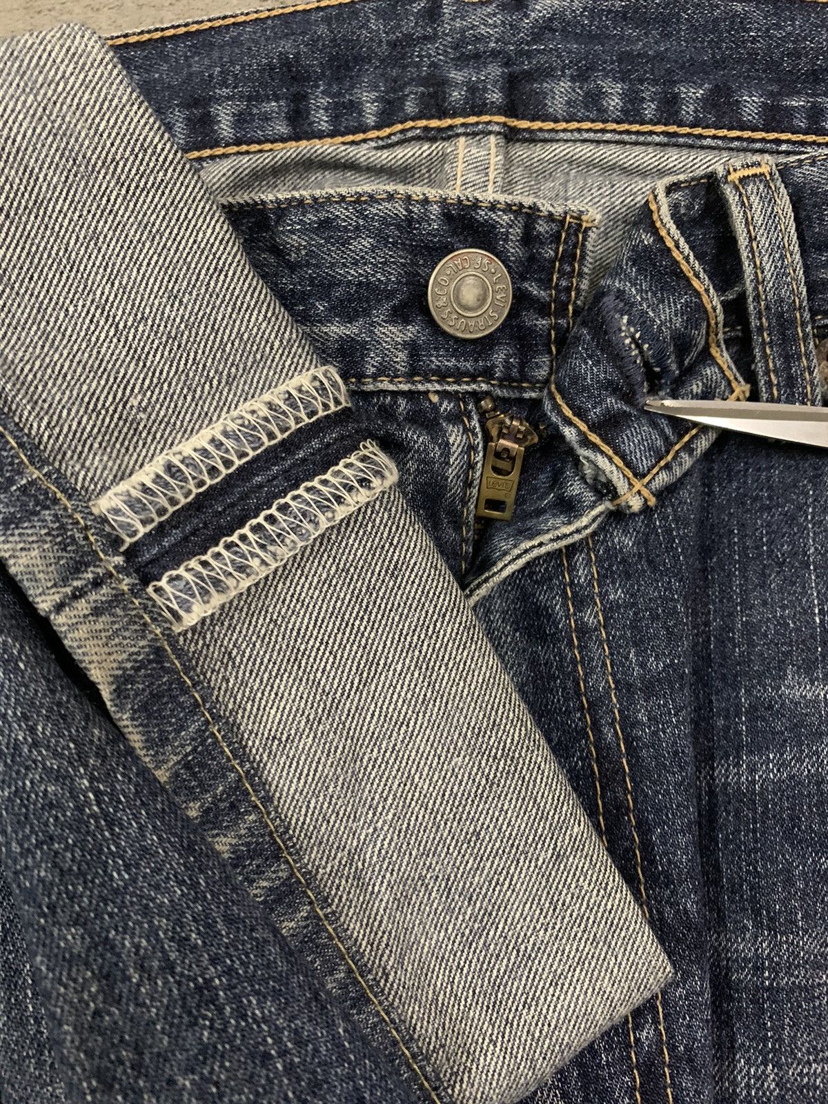 Levi's Vintage 90s Levis 505 Mud Wash Distressed Grunge Jeans Size US 34 / EU 50 - 4 Thumbnail