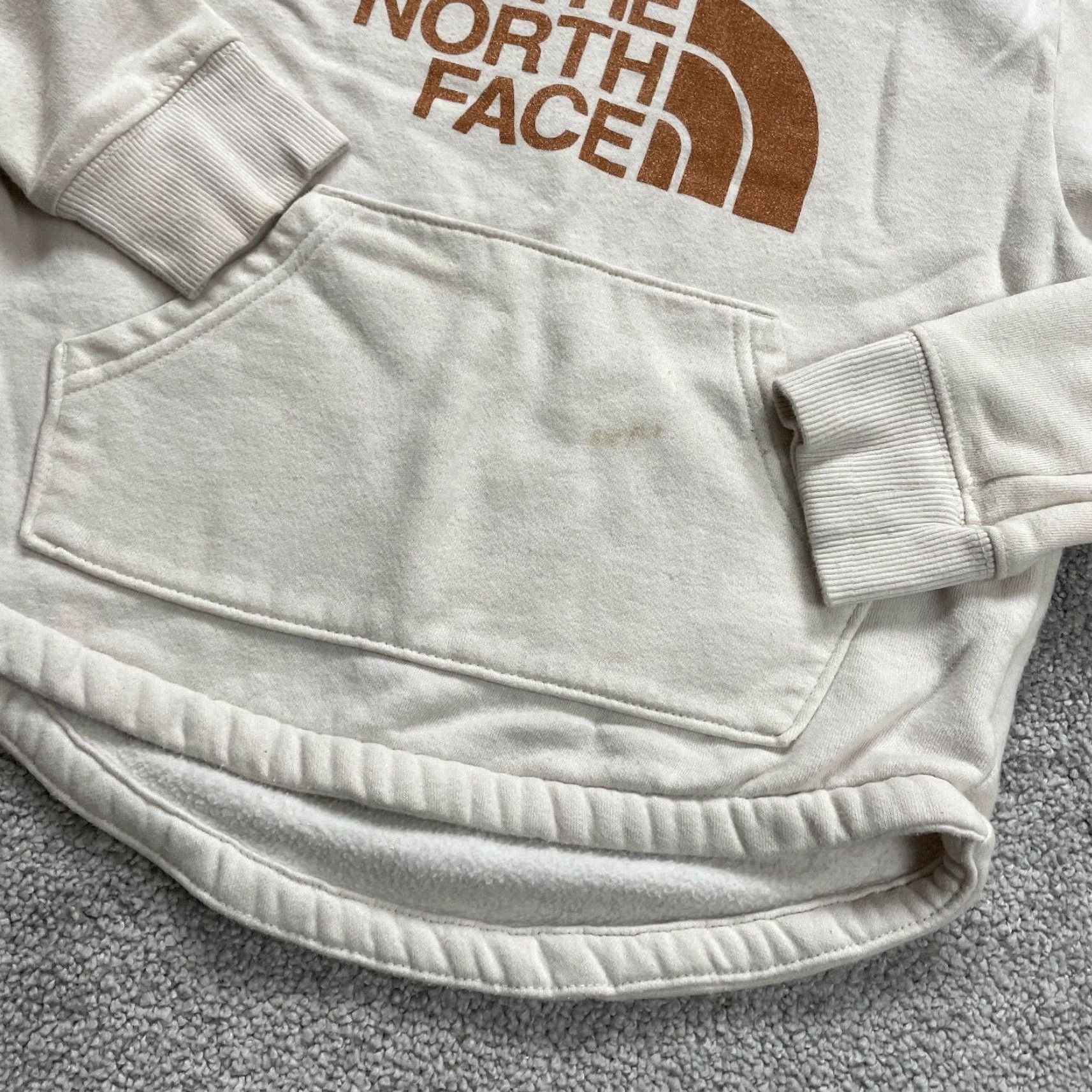 The North Face VINTAGE The North Face Hoodie Teens Medium Beige Logo Graphic Fleece Pullover Sweatshirt Girls Size M / US 6-8 / IT 42-44 - 4 Thumbnail
