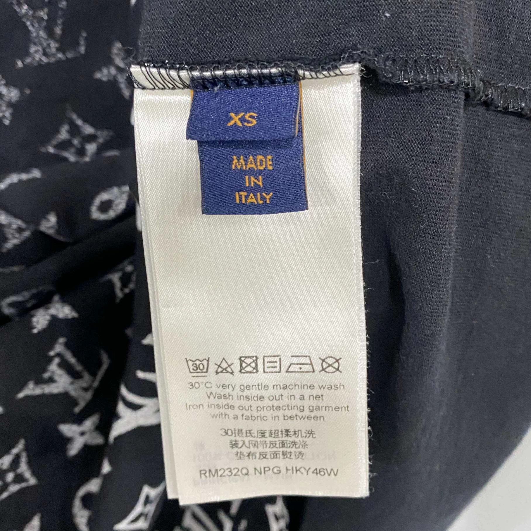 Louis Vuitton LV Black Gradient Monogram AOP T-shirt XS Size XS / US 0-2 / IT 36-38 - 5 Thumbnail