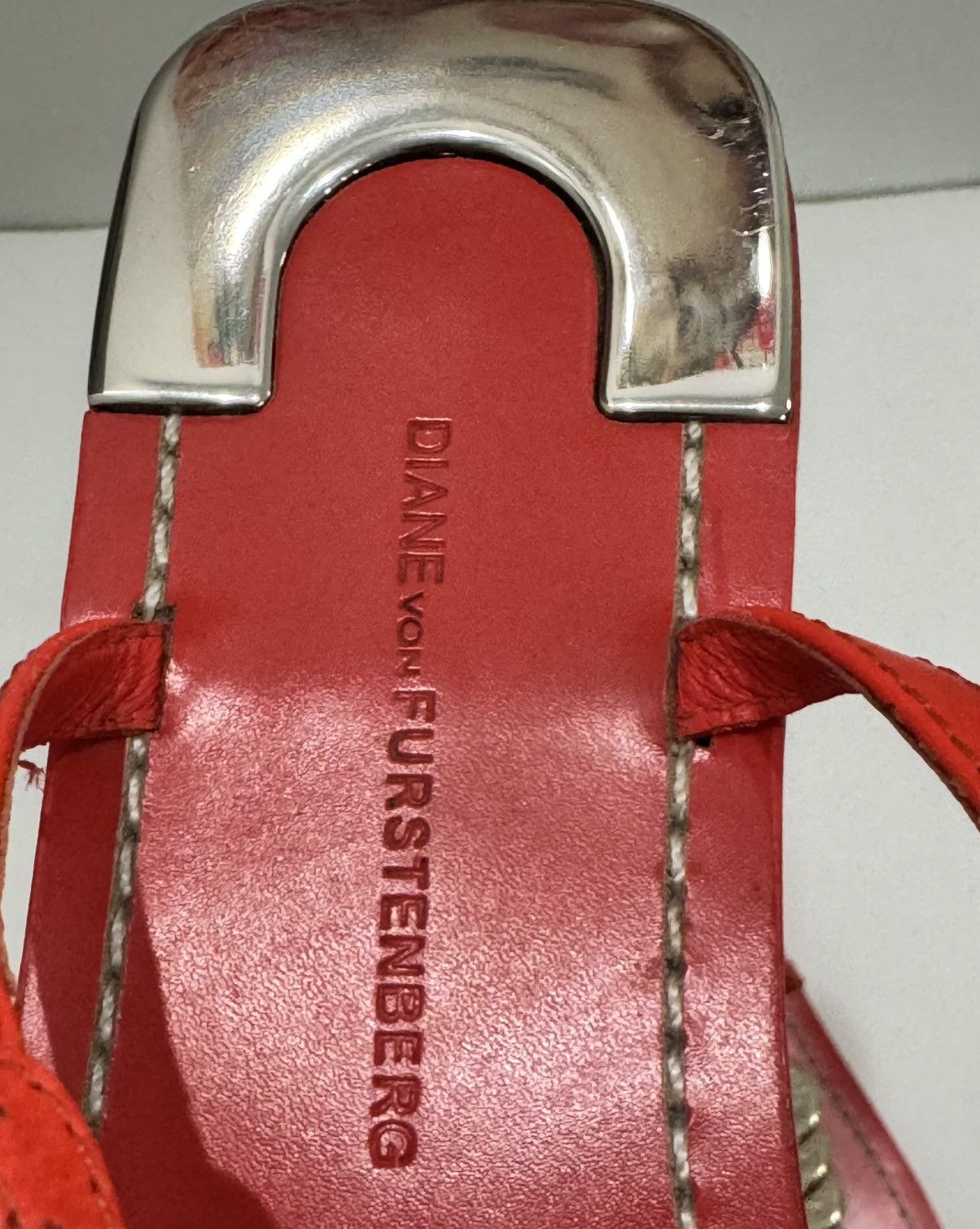 Diane von Furstenberg Diane von Furstenberg Red Leather Thong Sandals Coin Buckle Size US 5.5 / IT 35.5 - 3 Thumbnail