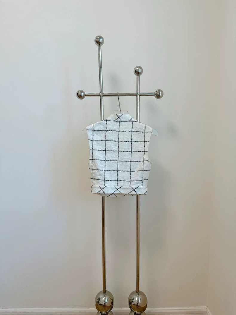 Chanel Chanel 19s white plaid vest Size XXS / US 00 / IT 34 - 2 Thumbnail