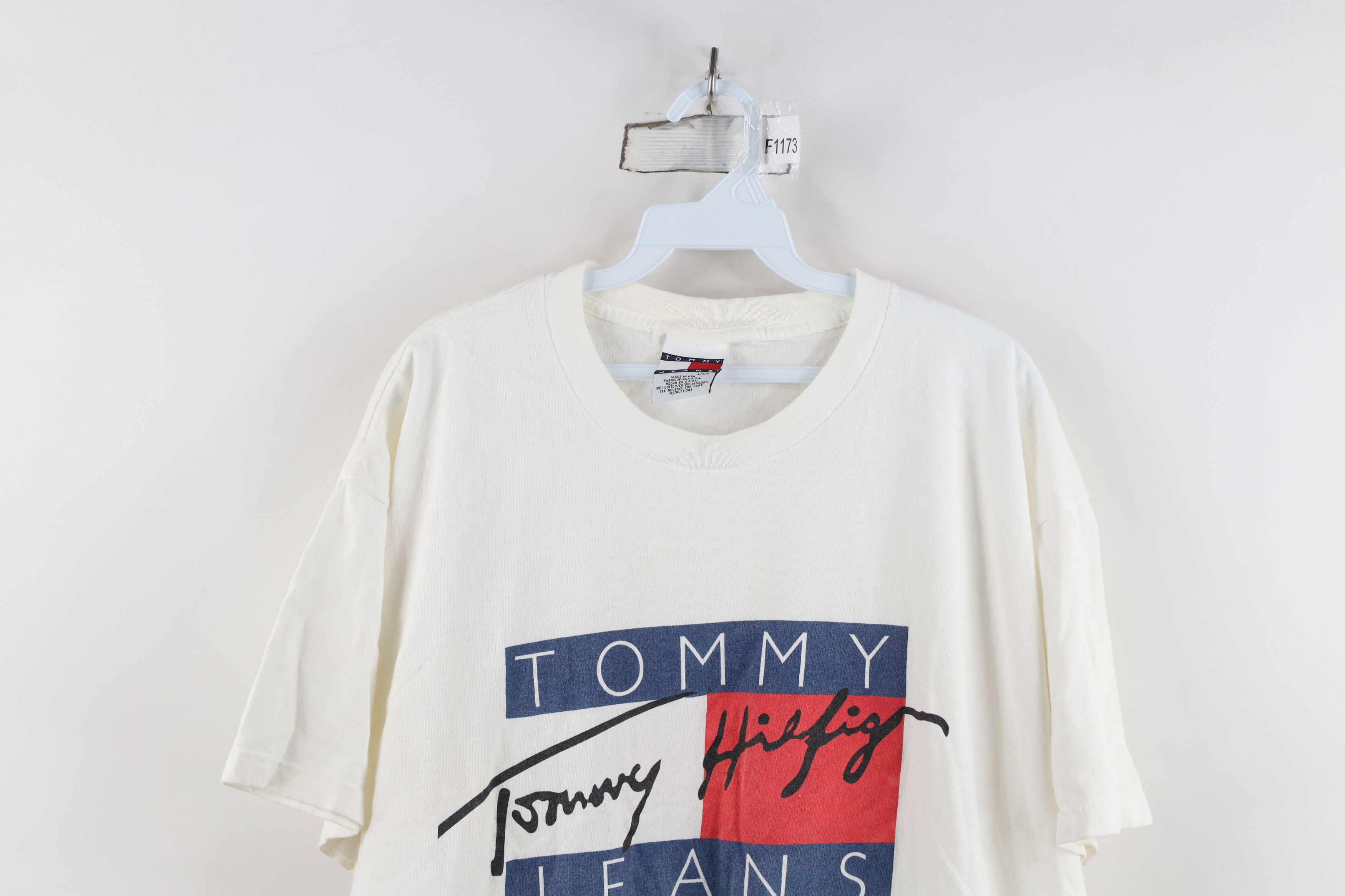 Tommy Hilfiger Vintage 90s Tommy Hilfiger Spell Out Big Logo T-Shirt USA Size US L / EU 52-54 / 3 - 2 Thumbnail