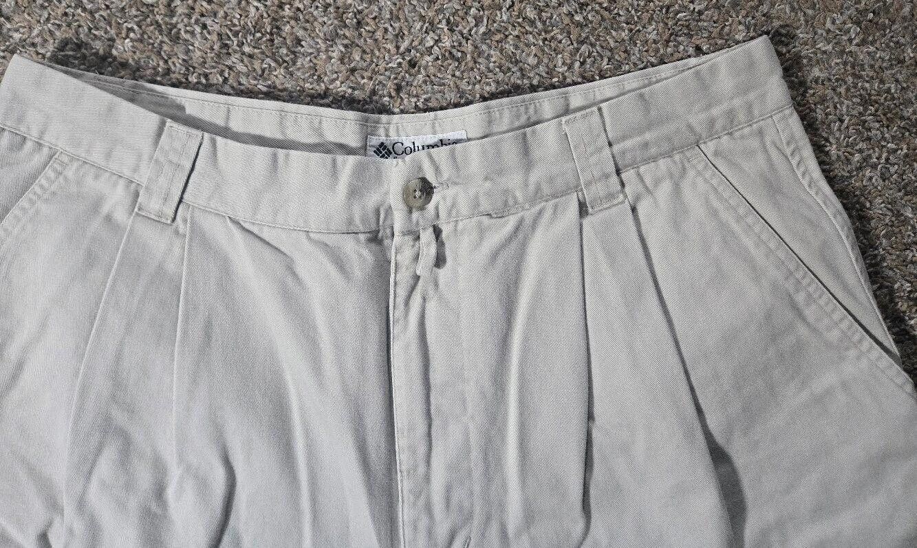 Columbia Khaki Columbia Sportswear Company Pleated Shorts 34 Size US 34 / EU 50 - 2 Thumbnail