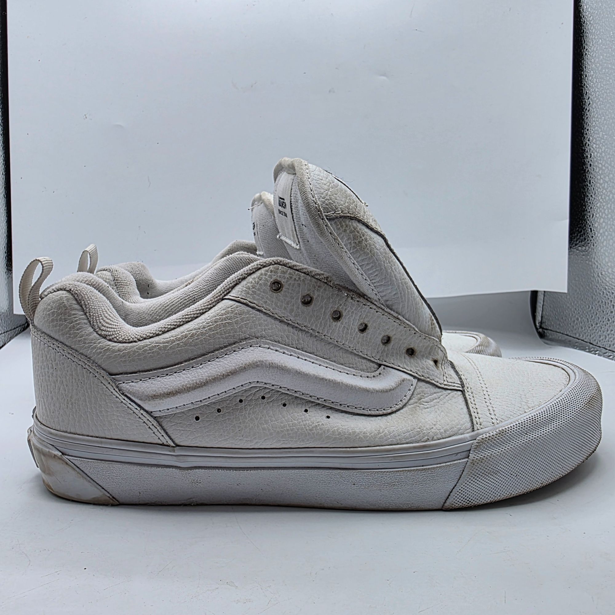 Vans Vans Knu Skool Womens 9.5 Triple White Leather Skate Shoes D Size US 9.5 / IT 39.5 - 12 Thumbnail
