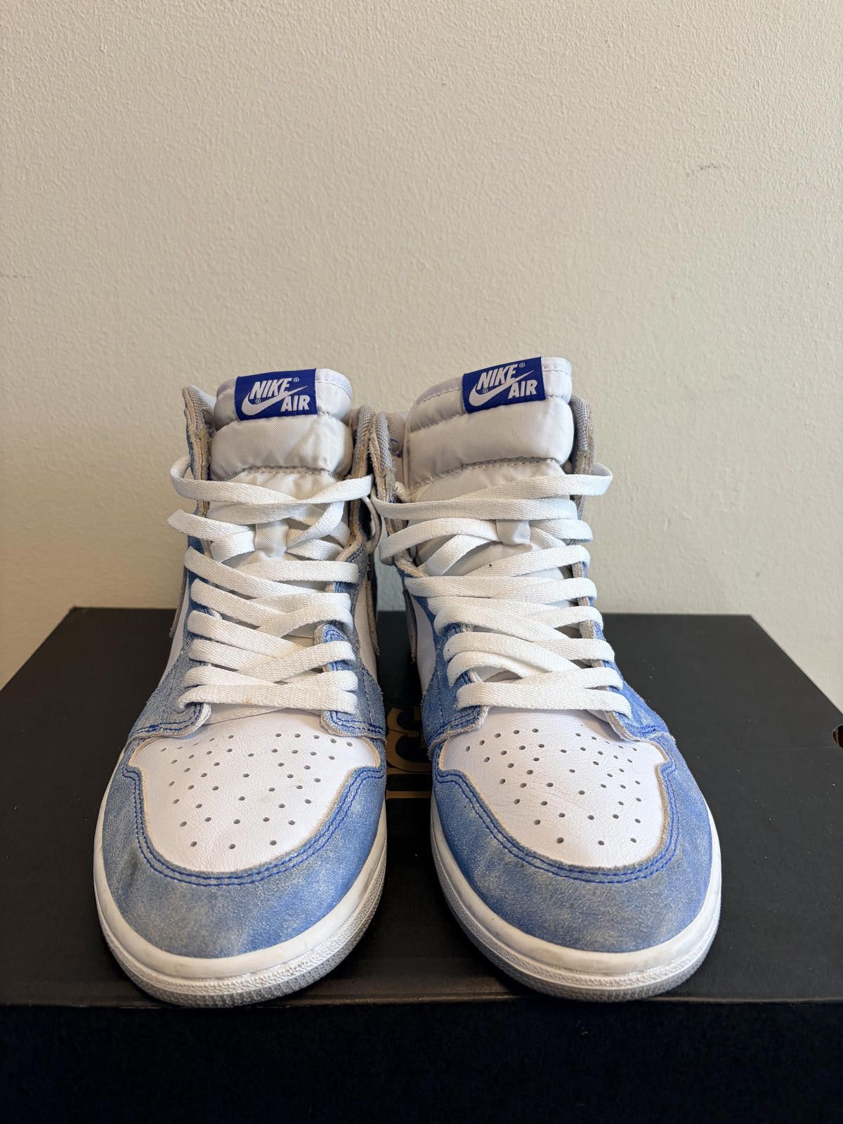 Jordan Brand Air Jordan 1 Retro High Hyper White Smoke Shoe (Size 10.5) Size US 10.5 / EU 43-44 - 1 Thumbnail
