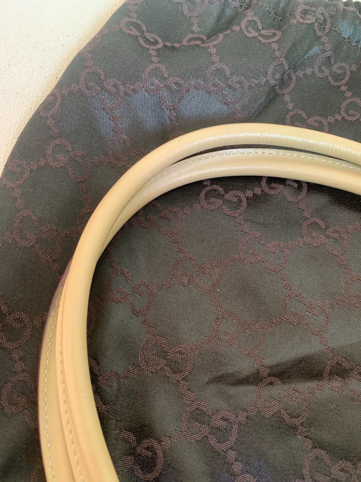 Gucci Gucci Vintage Embossed Taupe Armpit Bag Size ONE SIZE - 8 Thumbnail