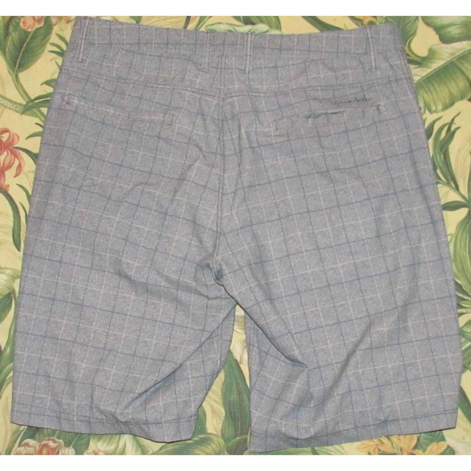 TravisMathew TRAVIS MATHEW Grey Plaid 10" Golf Shorts 34 Men Size US 34 / EU 50 - 3 Thumbnail