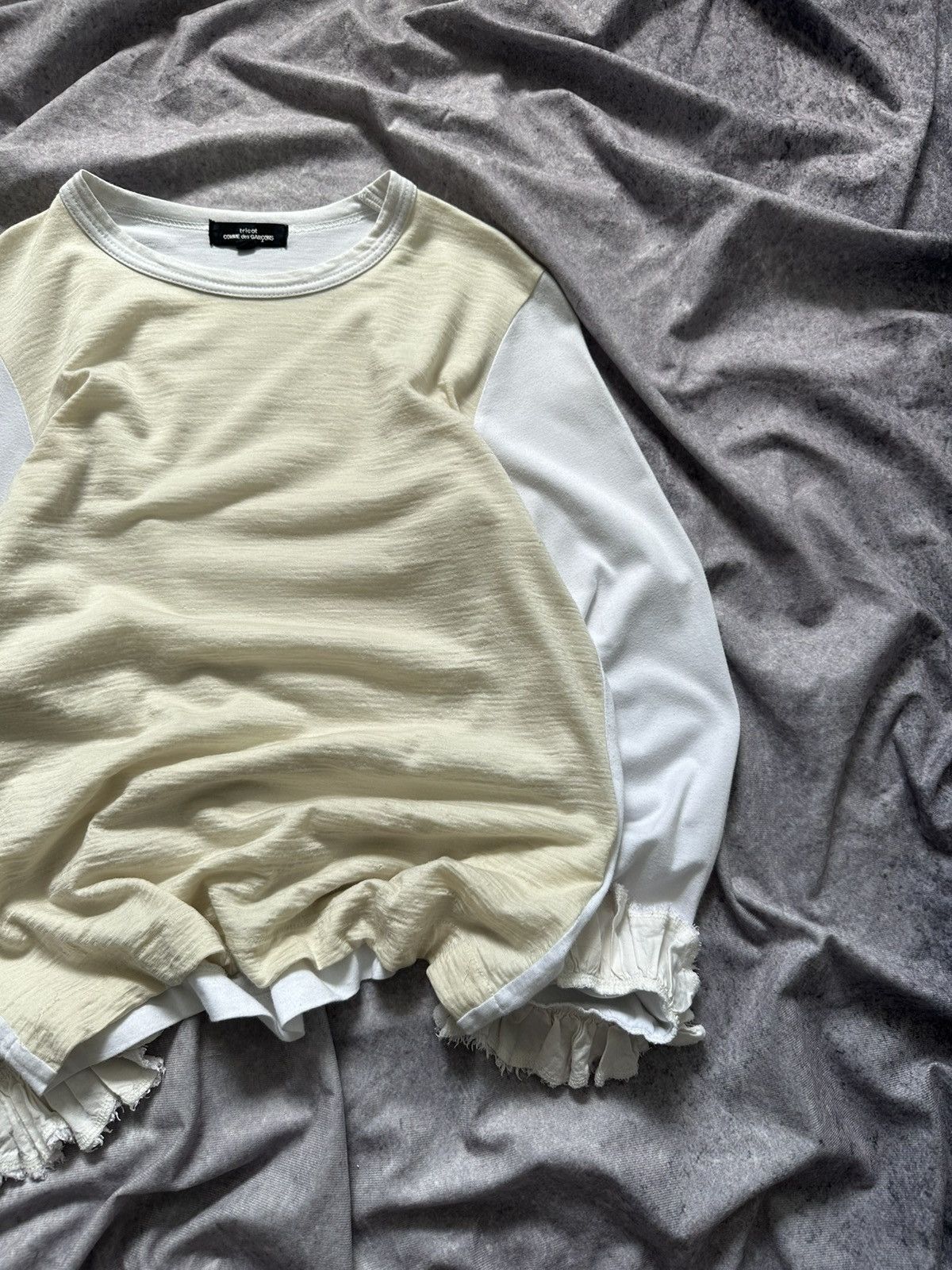 Tricot Comme des Garcons Tricot Comme Des Garcons Womens Off White Ruffle Sleeves Tee Size S / US 4 / IT 40 - 3 Thumbnail