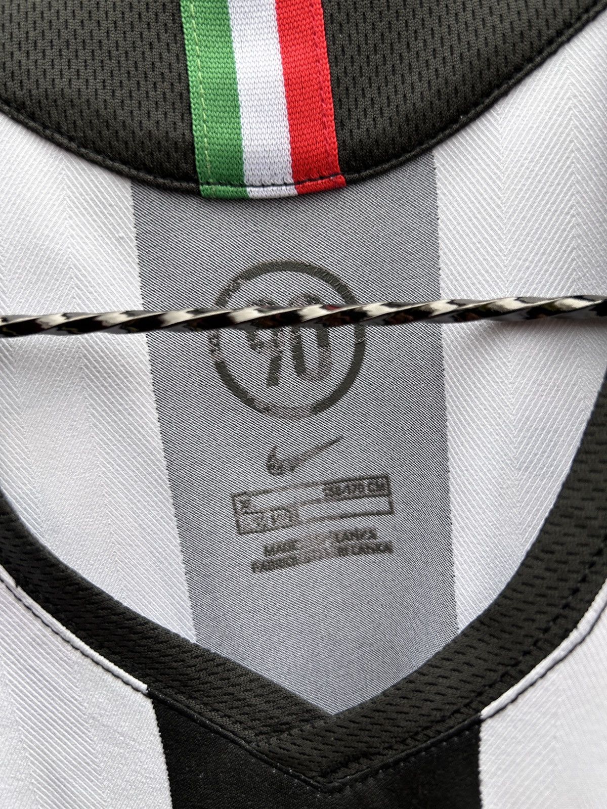 Nike Vintage Nike T90 Juventus #11 Nedved 2005/06 Home Kit Jersey Size US S / EU 44-46 / 1 - 10 Thumbnail
