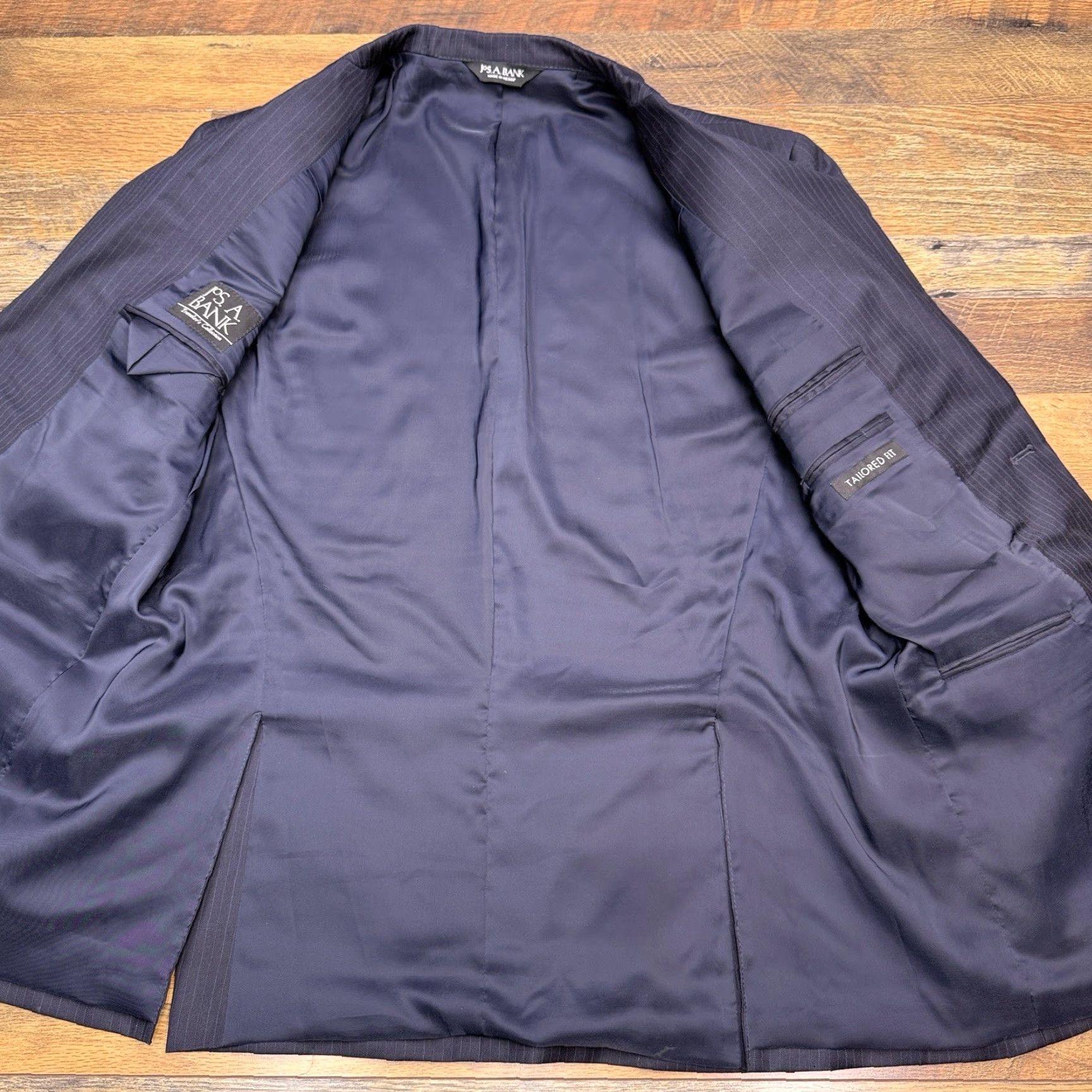 Jos. A. Bank Jos. A. Bank Travelers Collection Suit Jacket 42R Navy Wool Slim Blazer Size 42R - 3 Thumbnail