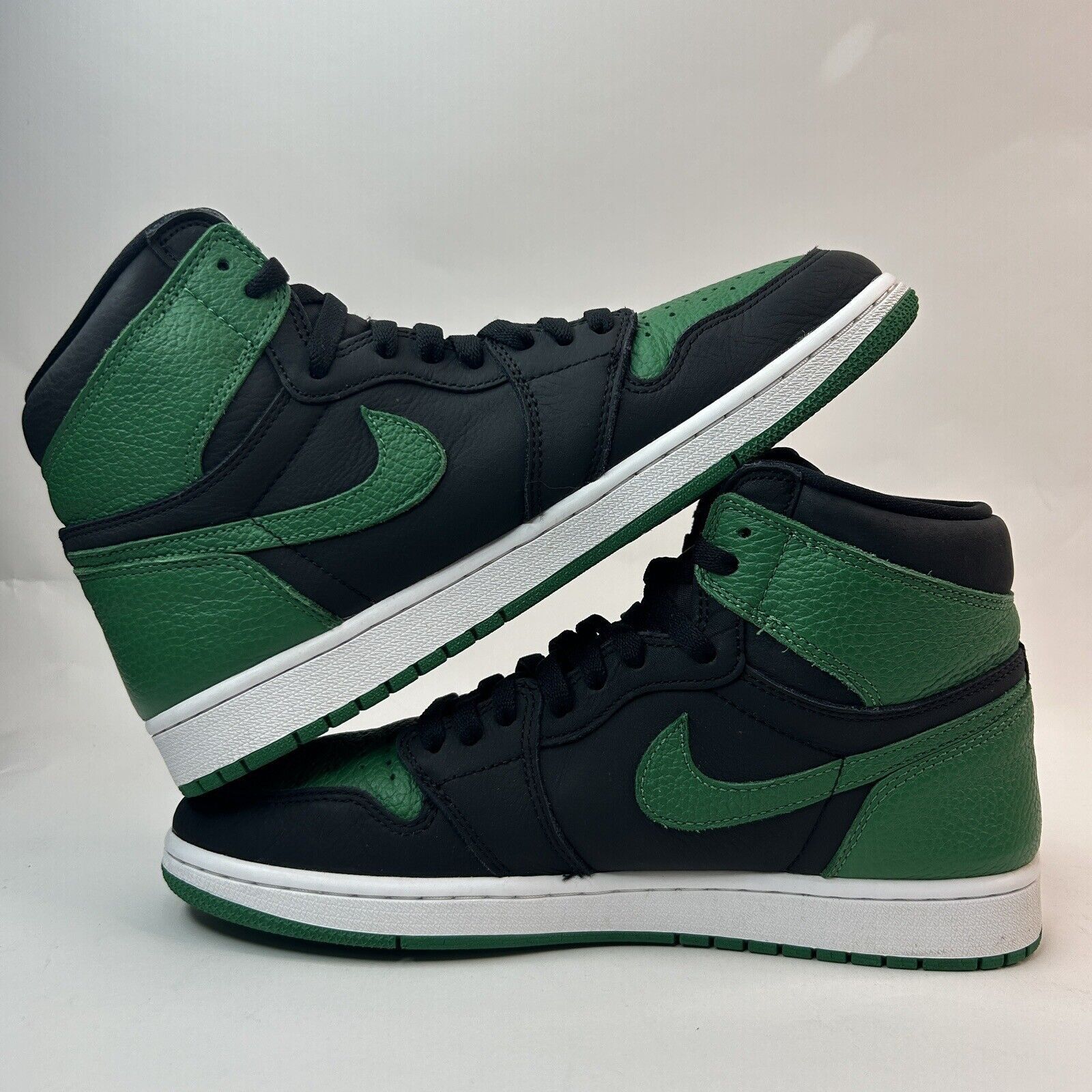Nike Nike Shoes Air Jordan 1 Retro OG High “Pine Green 2.0” 2024 Size US 10 / EU 43 - 3 Thumbnail