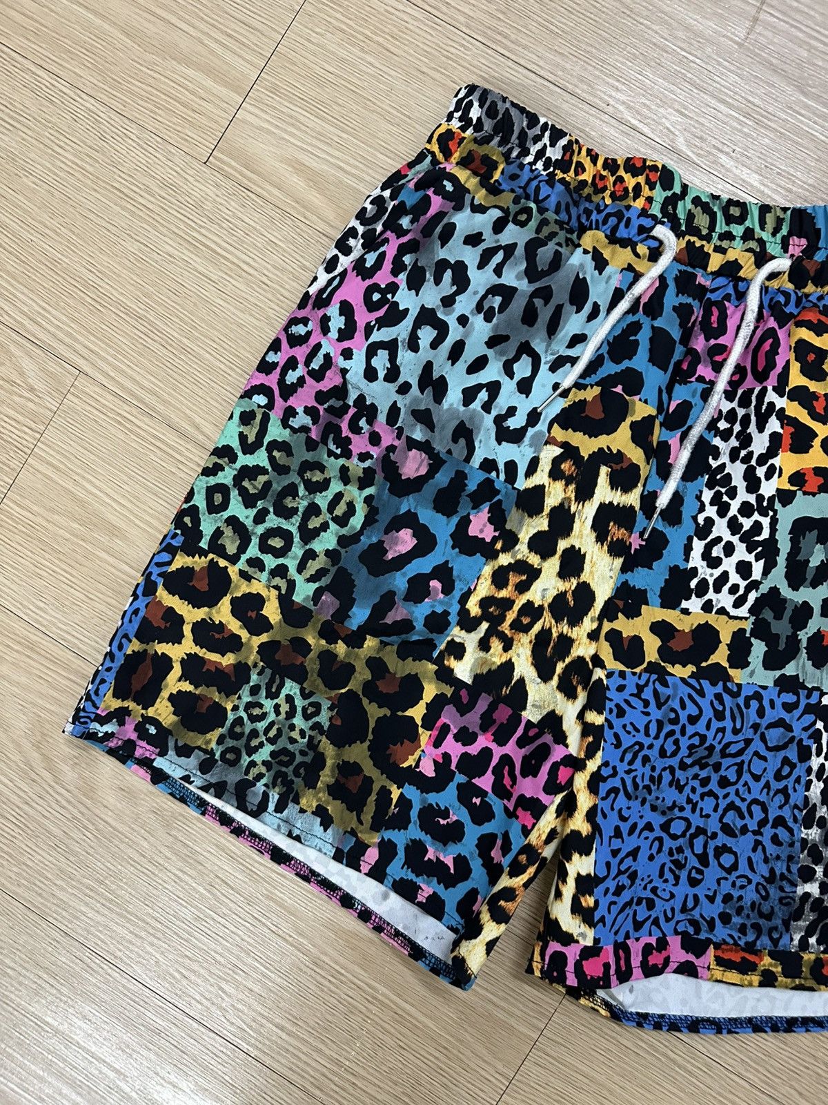 Designer Rare And Beautiful Romwe Wacko Maria Parody Leopard Shorts Size US 28 / EU 44 - 3 Thumbnail