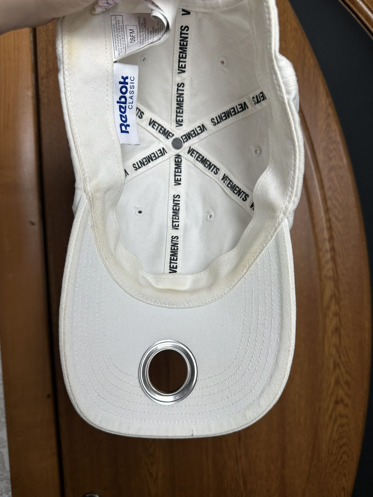 Reebok × Vetements Vetements × Reebok Metal Ring Pierce Eyelet Baseball Cap Size ONE SIZE - 9 Thumbnail