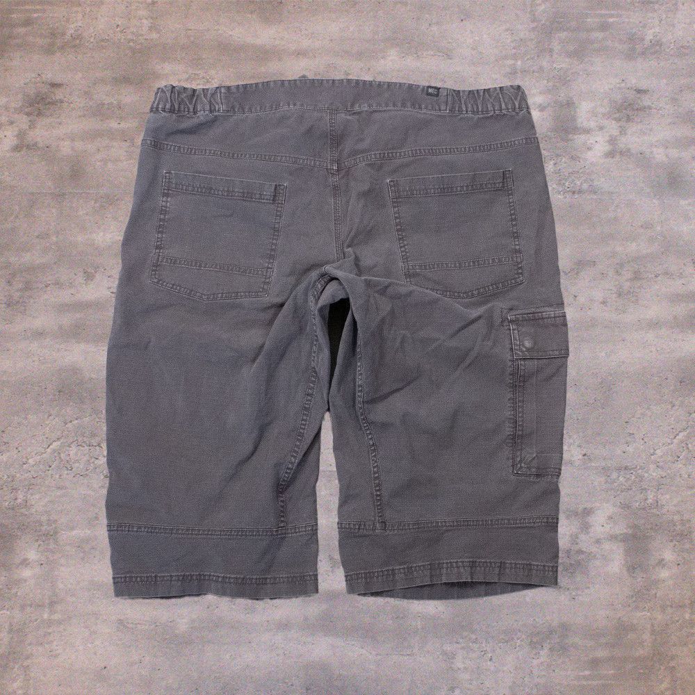 Mountain Equipment Company Y2K 2000's MEC Baggy Long Inseam Grey Shorts Size US 41 - 2 Thumbnail