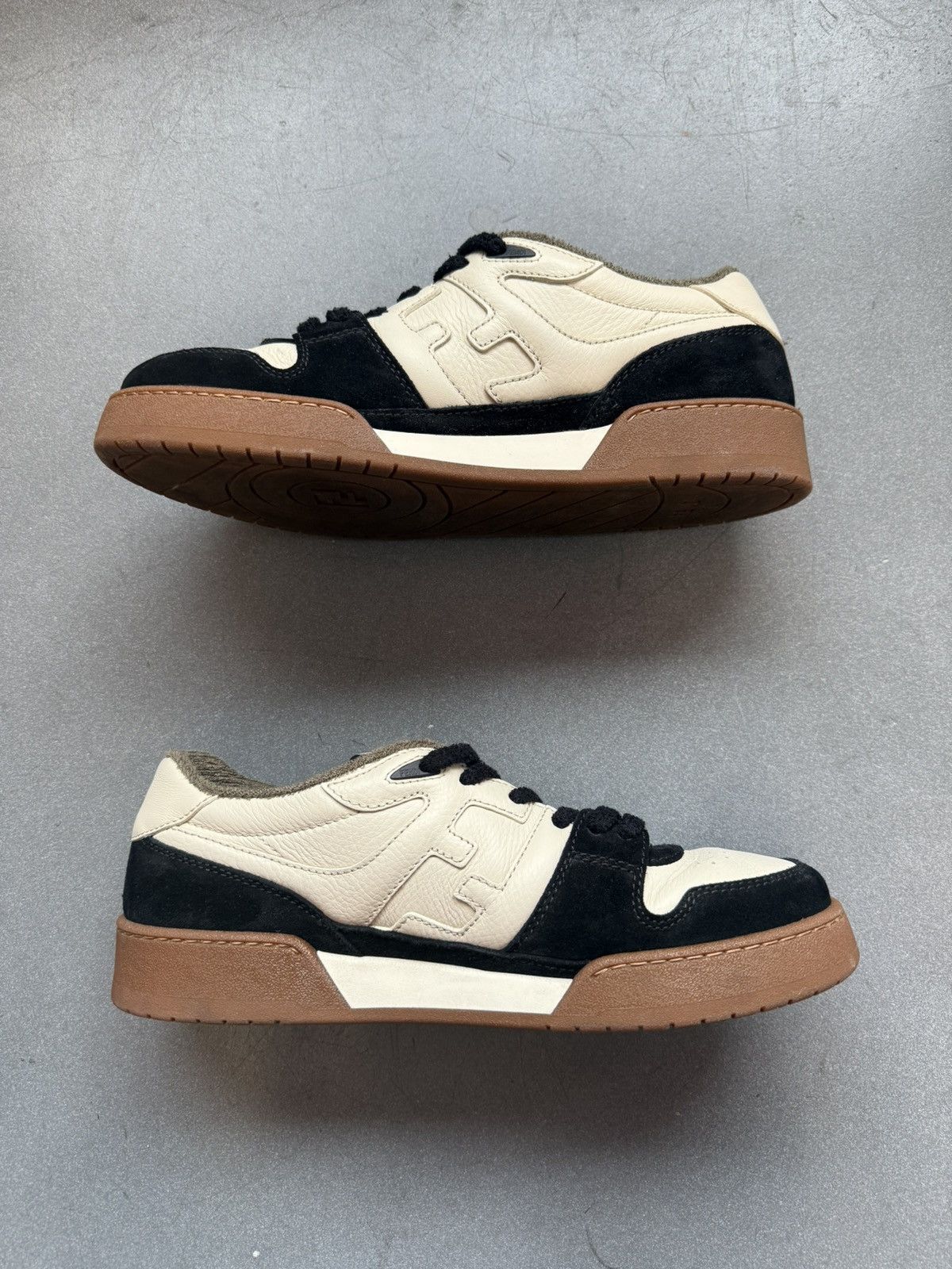 Fendi Fendi Match Low Top Leather Sneaker Cream/Black Size US 11 / EU 44 - 2 Thumbnail