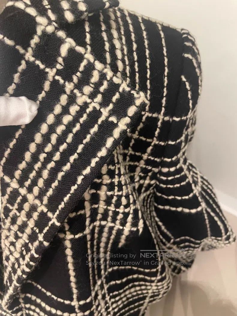 Valentino Valentino Black plaid wool coat Size M / US 6-8 / IT 42-44 - 7 Thumbnail