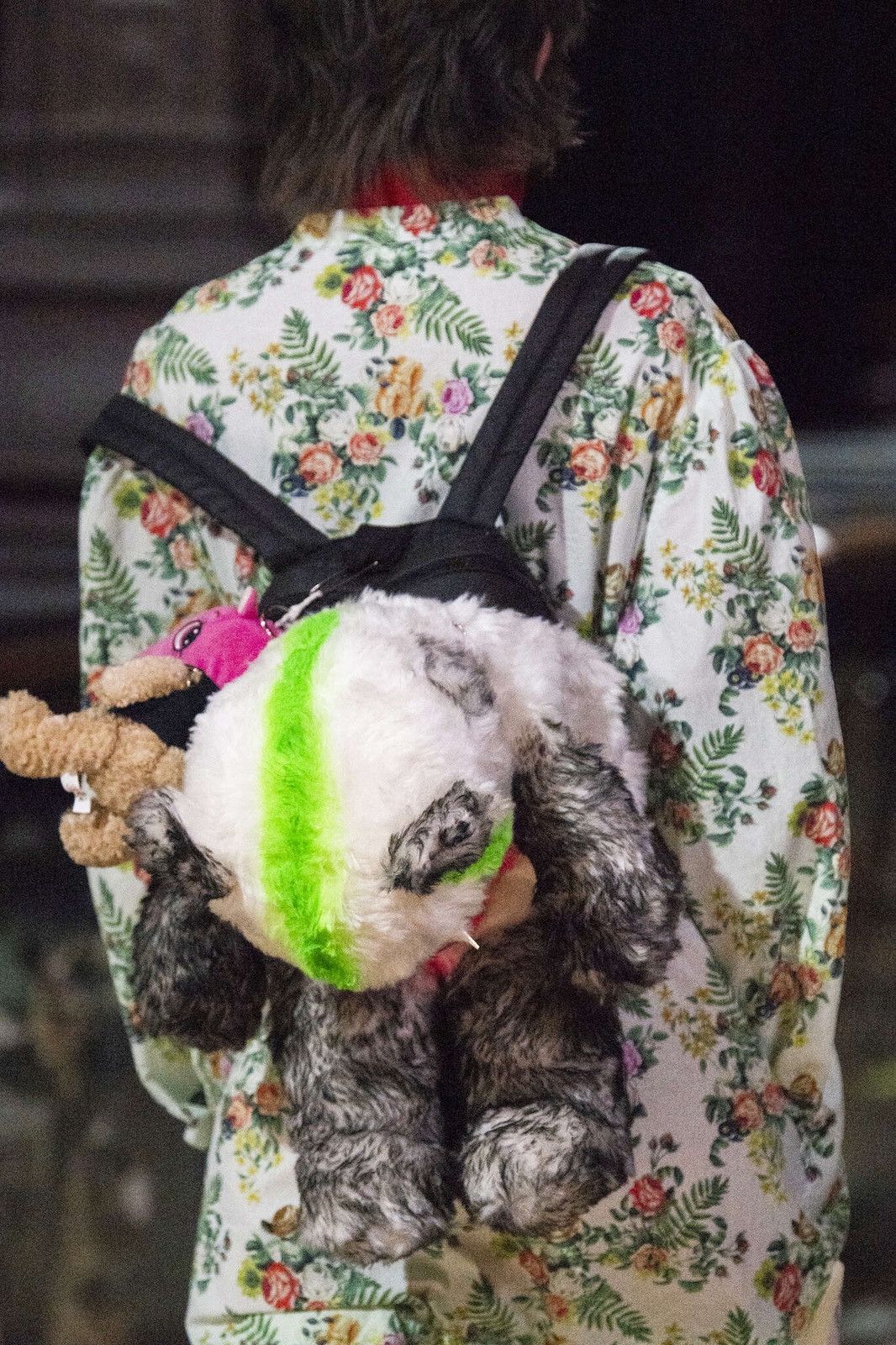 Vetements Vetements 19FW White Mohair Anarchy Bear Backpack Size ONE SIZE - 6 Thumbnail