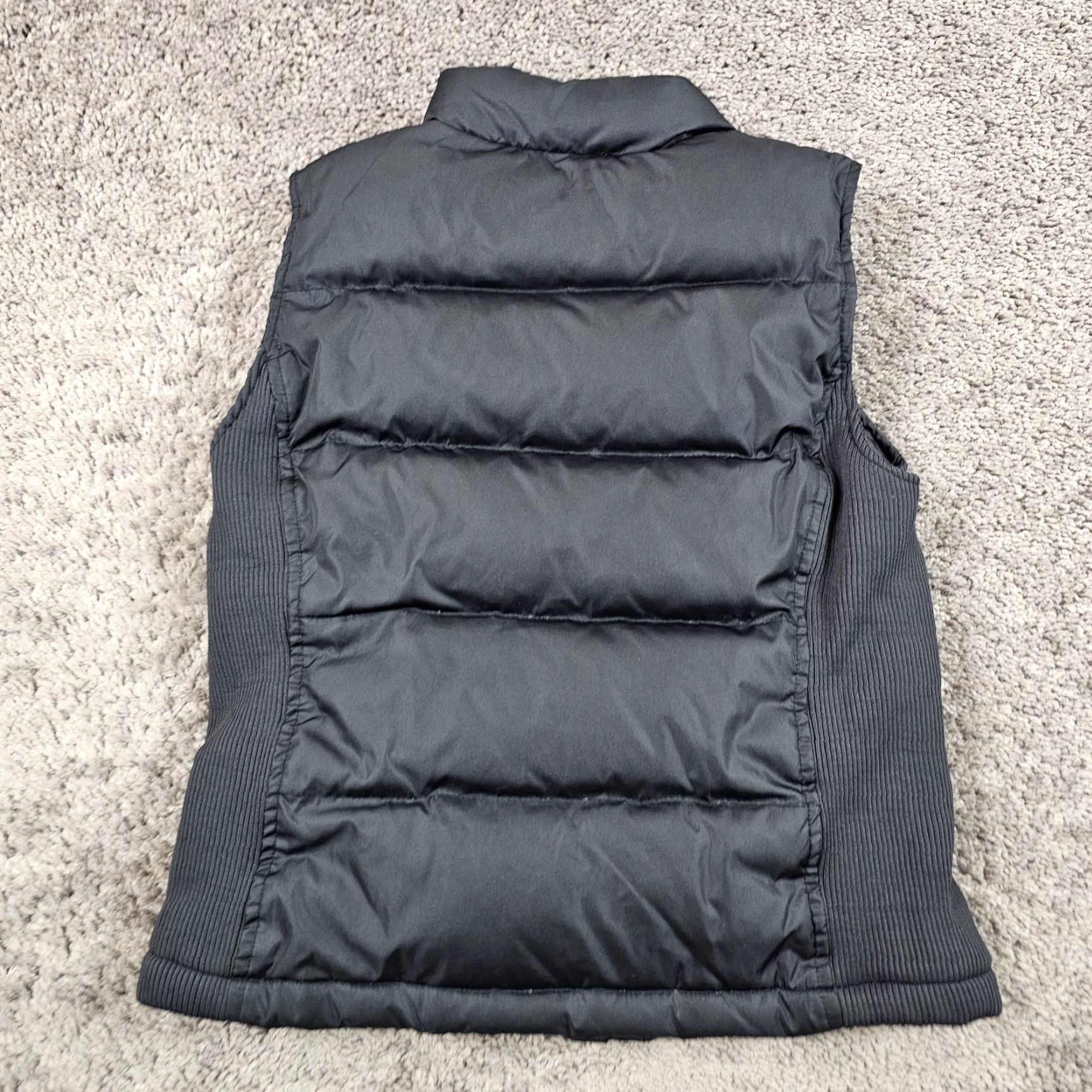 Gap VINTAGE Gap Puffer Vest Womens XS Black Down Full Zip Pockets Lined Ribbed Panel Size XS / US 0-2 / IT 36-38 - 4 Thumbnail