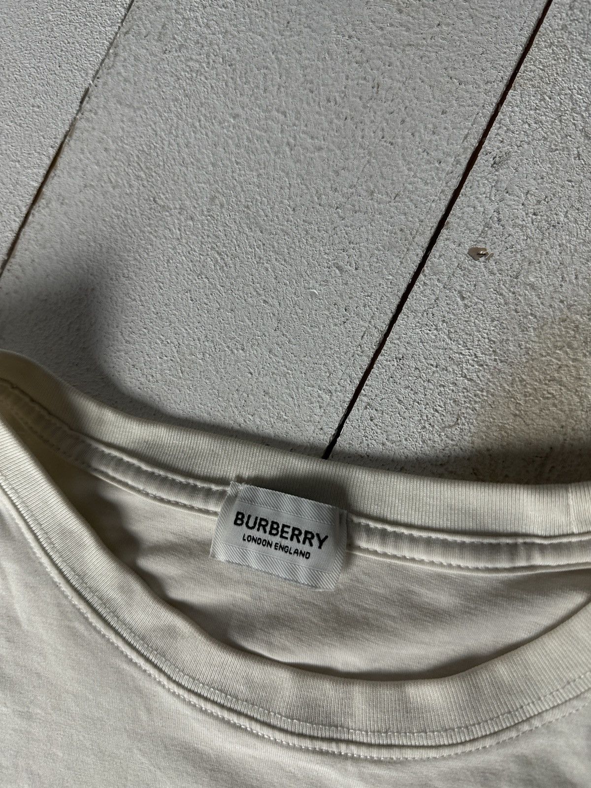 Burberry 🚨RARE Burberry T-SHIRT TEE luxury old money nova check Size US S / EU 44-46 / 1 - 8 Thumbnail