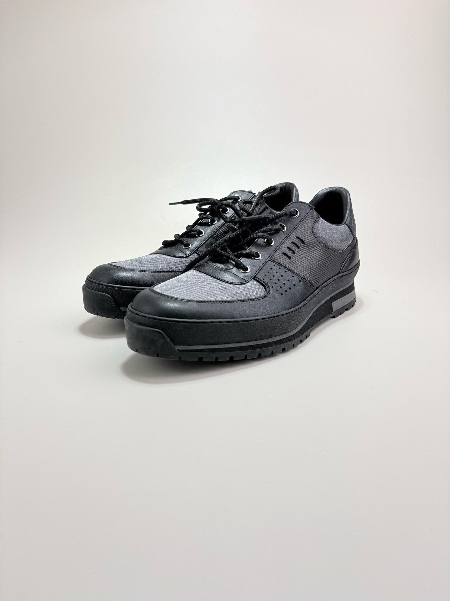Louis Vuitton Louis Vuitton LV Harlem Black Casual Shoes Size US 9 / EU 42 - 1 Thumbnail