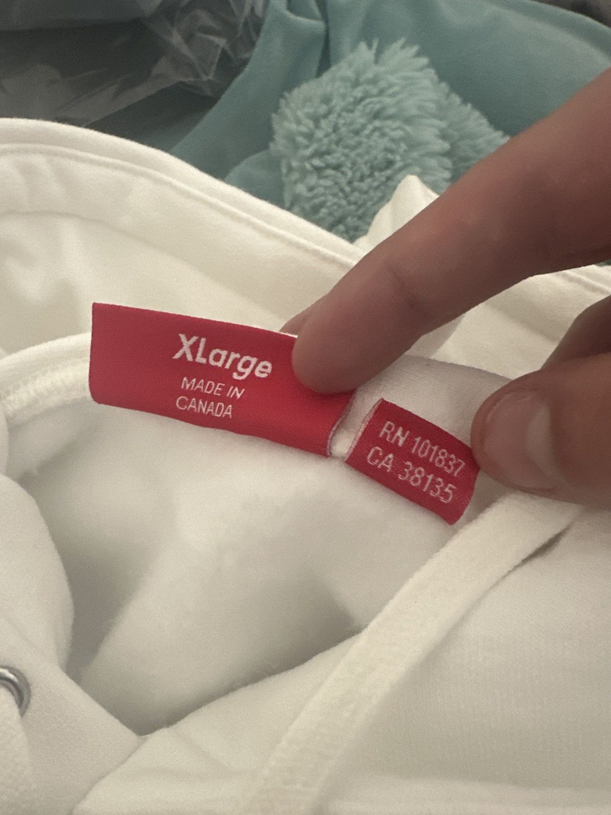 Supreme Supreme Pink Box Logo White Hoodie Size US XL / EU 56 / 4 - 2 Thumbnail