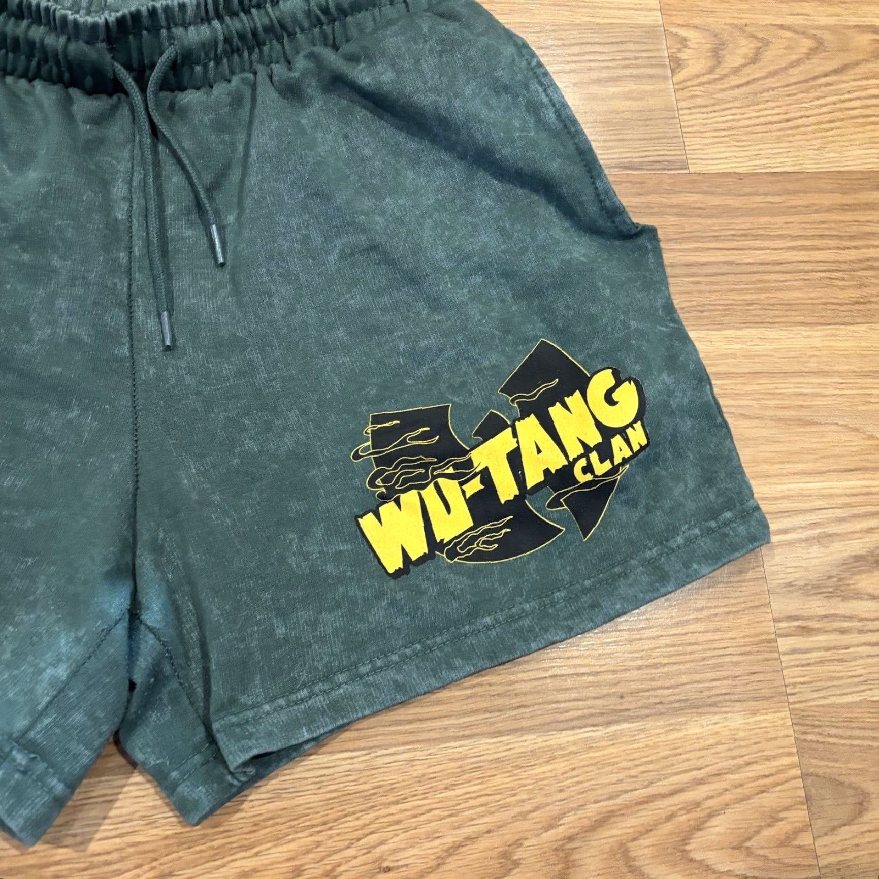Vintage Wu-Tang Clan Green Sweat Fleece Athletic Shorts With Pockets Men’s Medium Size US 31 - 2 Thumbnail