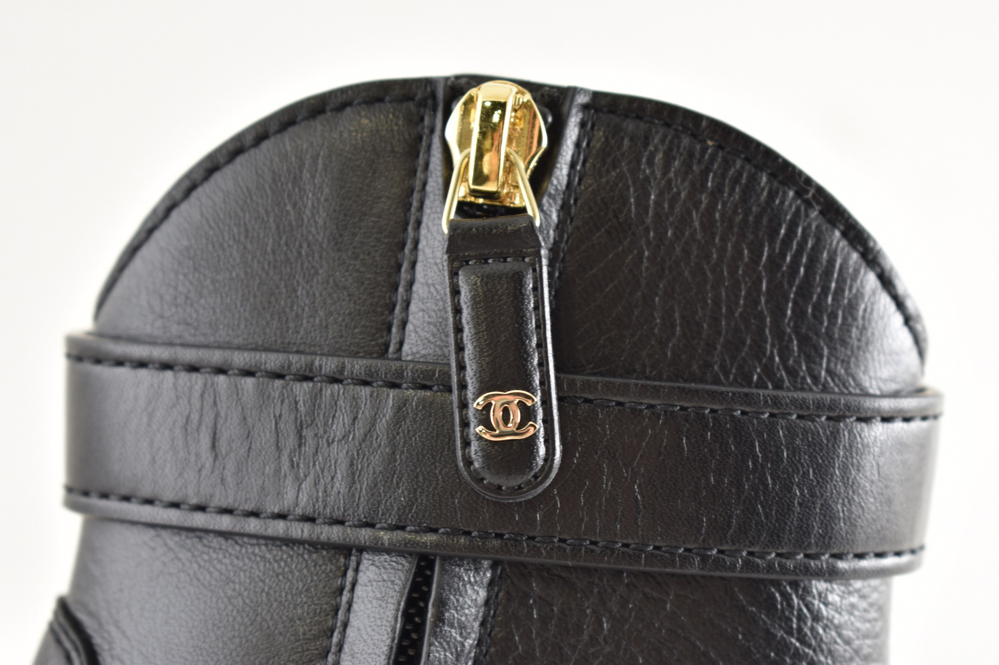 Chanel Chanel 24K Leather Pearl CC Western Short Ankle Boots 37 Size US 7 / IT 37 - 9 Thumbnail