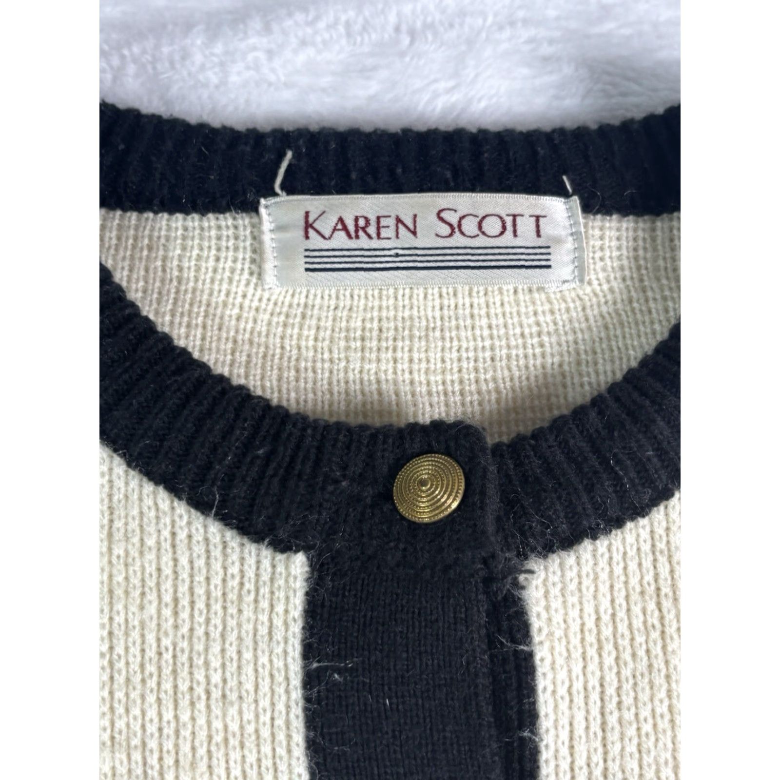 Vintage VINTAGE Karen Scott Sweater Cardigan With Pockets Large Red Black Gold Women's Size L / US 10 / IT 46 - 6 Thumbnail