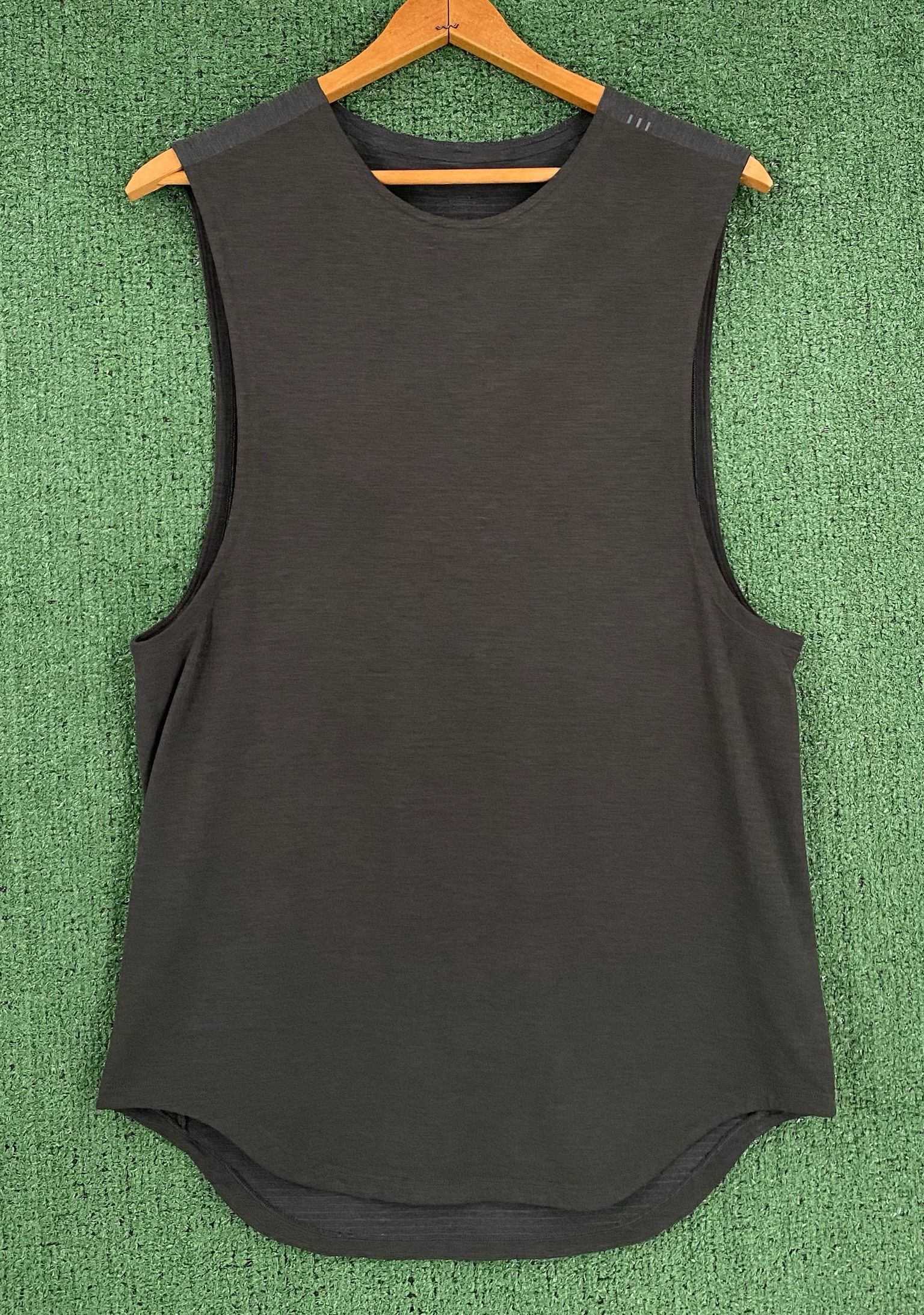 Lululemon Lululemon Metal Vent Tech Dark Gray Tank Top Men’s Small Size US S / EU 44-46 / 1 - 1 Thumbnail