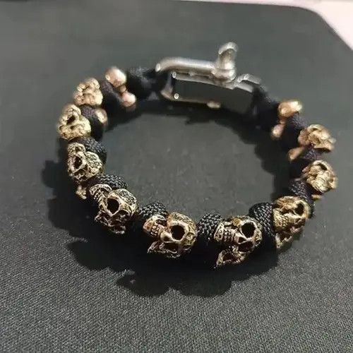 VIBE Stylish Skull Premium Paracord Bracelet Size ONE SIZE - 1 Thumbnail