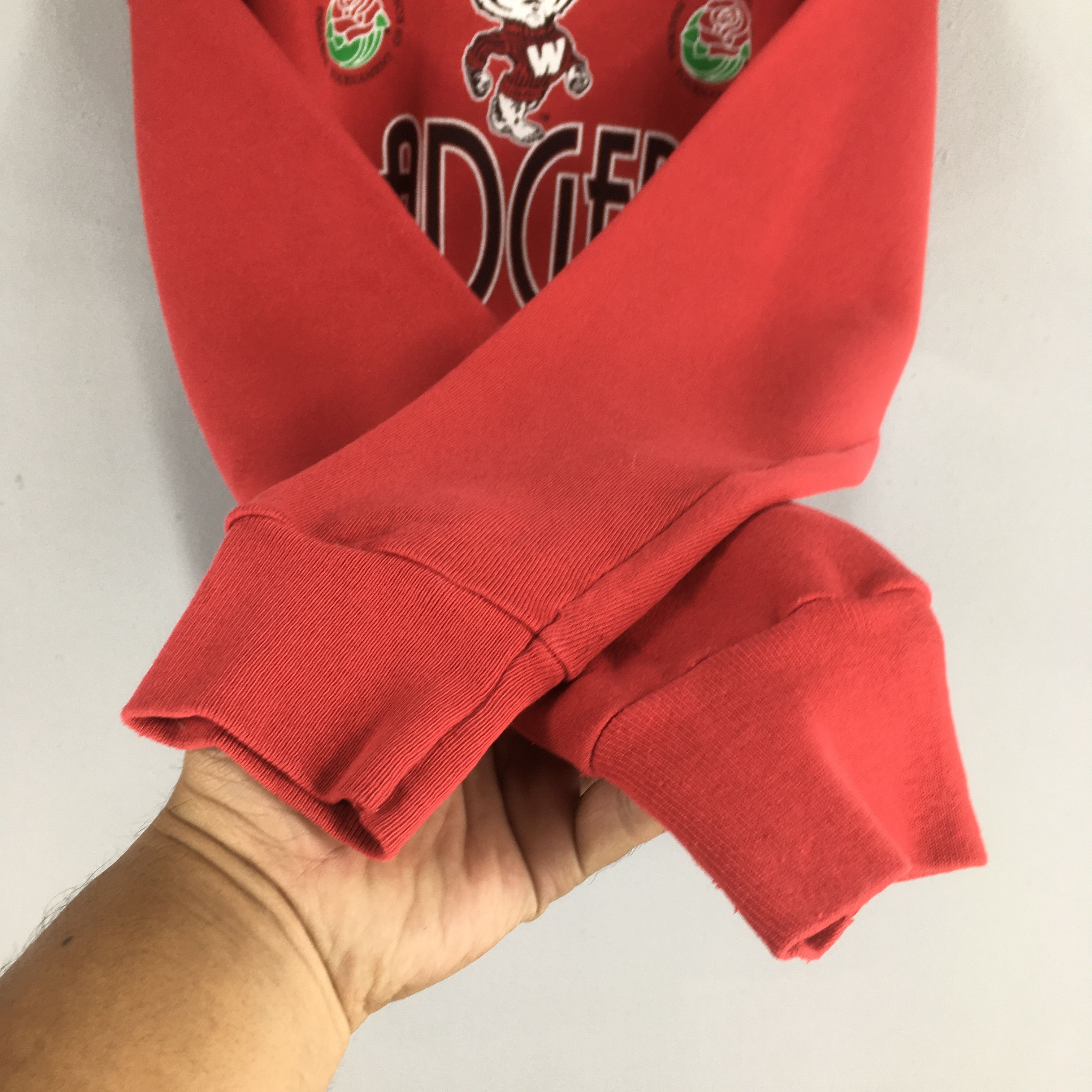NCAA × Vintage Vintage Wisconsin Badgers NCAA Sweatshirt Medium Size US M / EU 48-50 / 2 - 4 Thumbnail