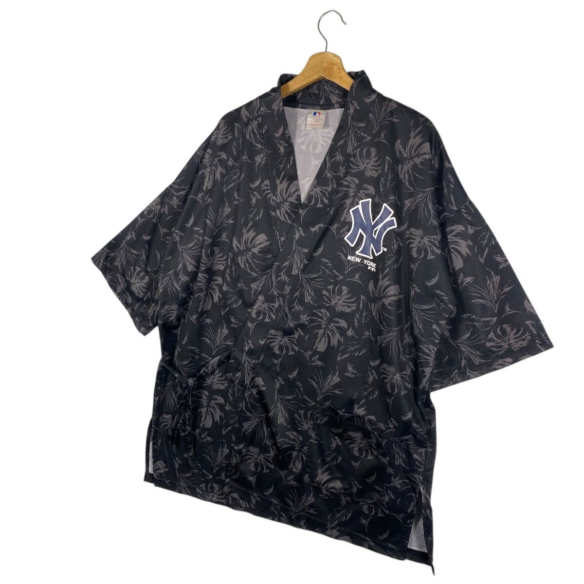 New York Yankees New York Yankees Kimono L Size Black Colour Size US L / EU 52-54 / 3 - 3 Thumbnail