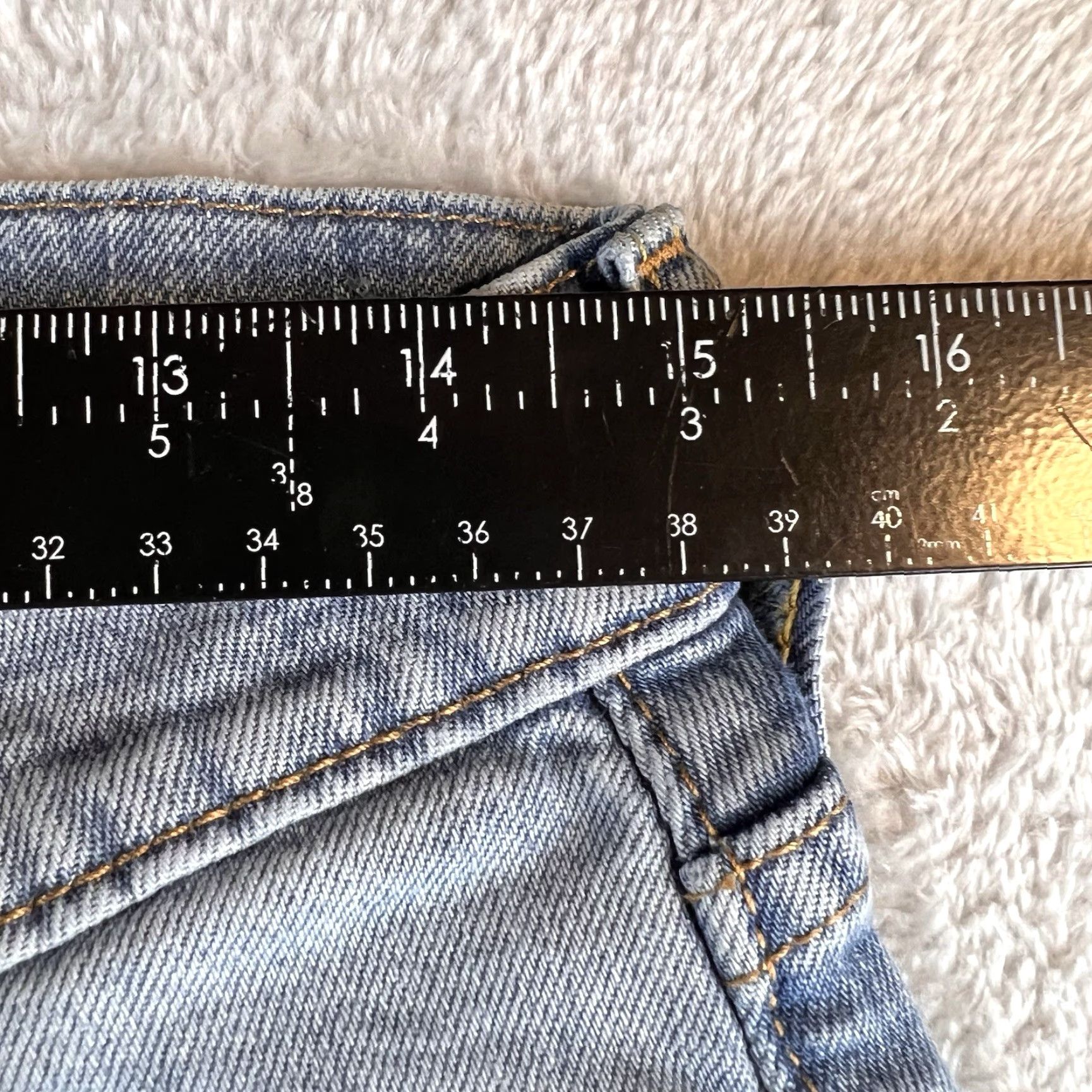 Levi's Levi's 541 Jeans Mens 31x32 Medium Wash Distressed Straight 5-Pocket Denim Logo USA 500 Series Regular Waist Blue Size US 31 - 4 Thumbnail