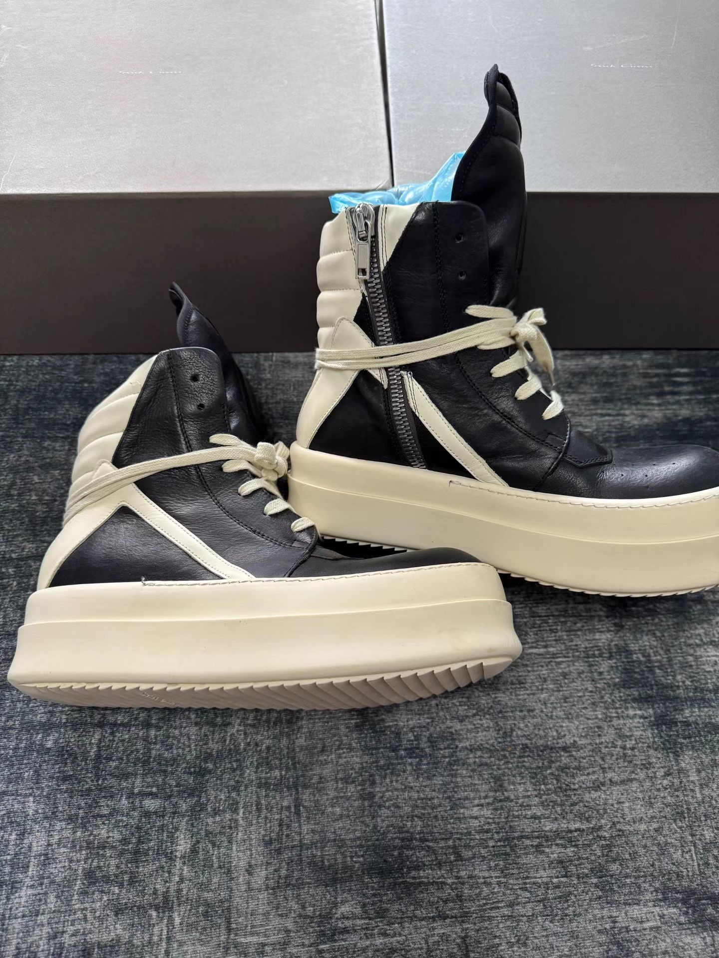 Rick Owens Rick Owens Mainline Thick Sole Triangle Sneakers Size US 8.5 / EU 41-42 - 3 Thumbnail