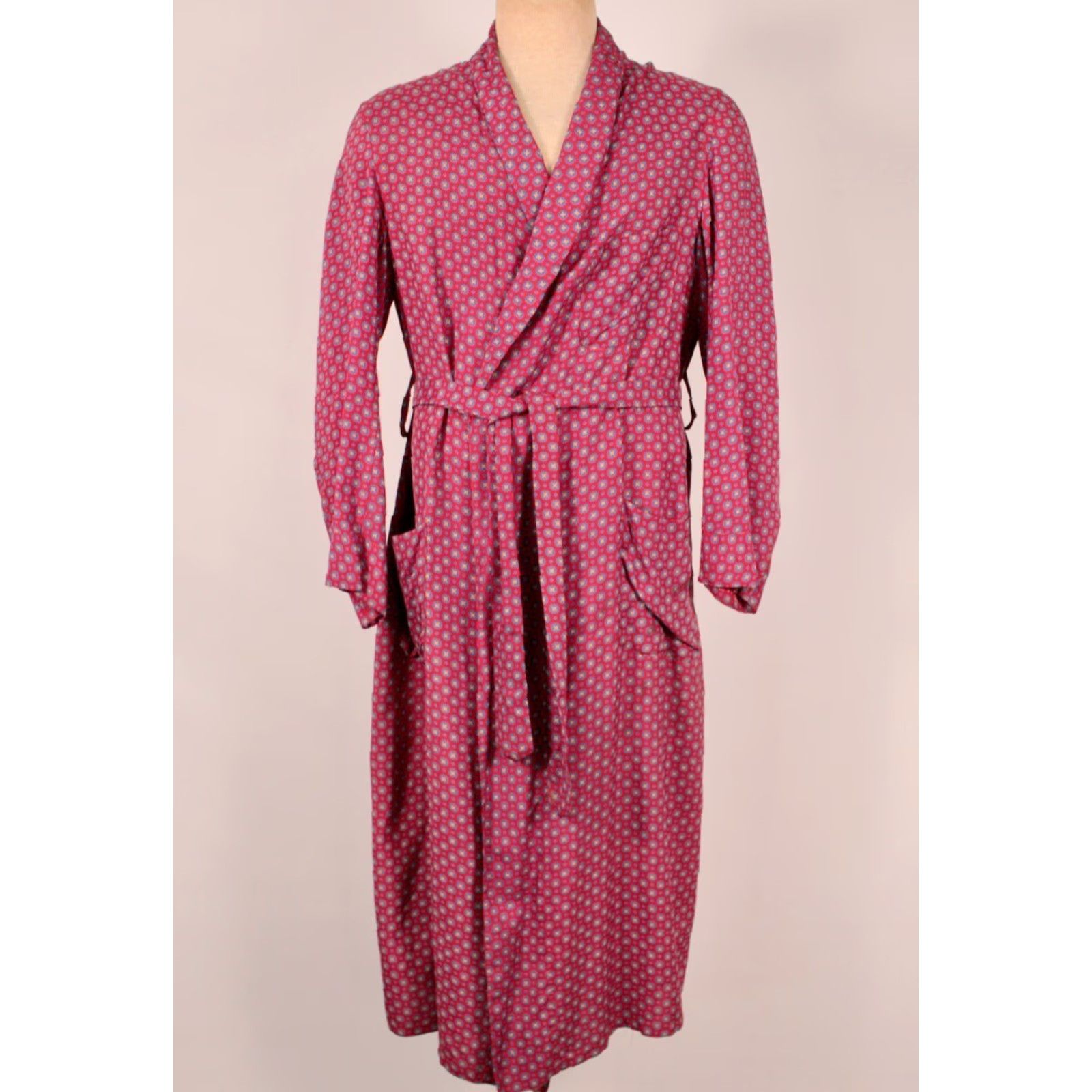 Vintage VTG 50s Robe / Smoking Jacket Shirt Mens M Red Rayon Patterned Vintage Relaxed Fit Sz M 1950s Size US M / EU 48-50 / 2 - 2 Thumbnail