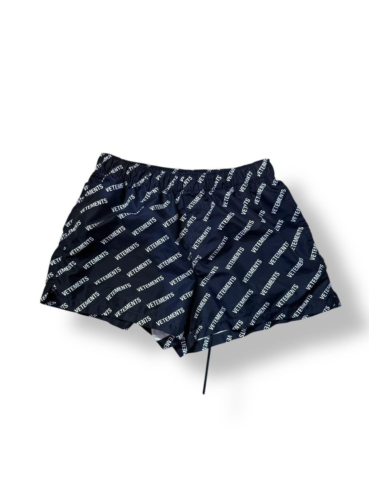 Vetements *RARE* VETEMENTS ALL OVER LOGO DEMNA ERA SHORT BAIN BATH Size US 28 / EU 44 - 1 Thumbnail