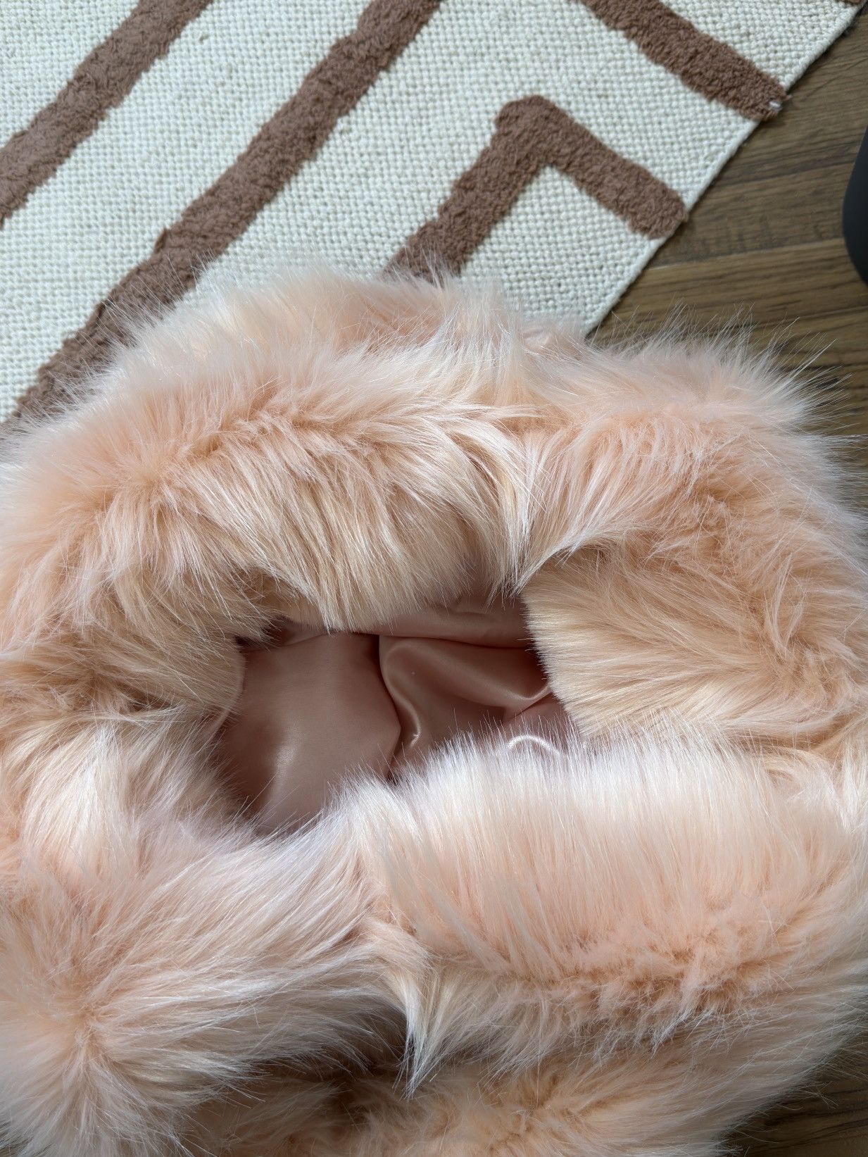 Japanese Brand FLUFFY FUR MOHAIR HAND BAG Size ONE SIZE - 9 Thumbnail