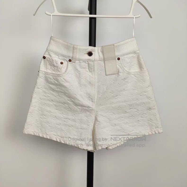 Louis Vuitton Louis Vuitton White Pressing Pattern denim shorts Size 33" - 1 Thumbnail