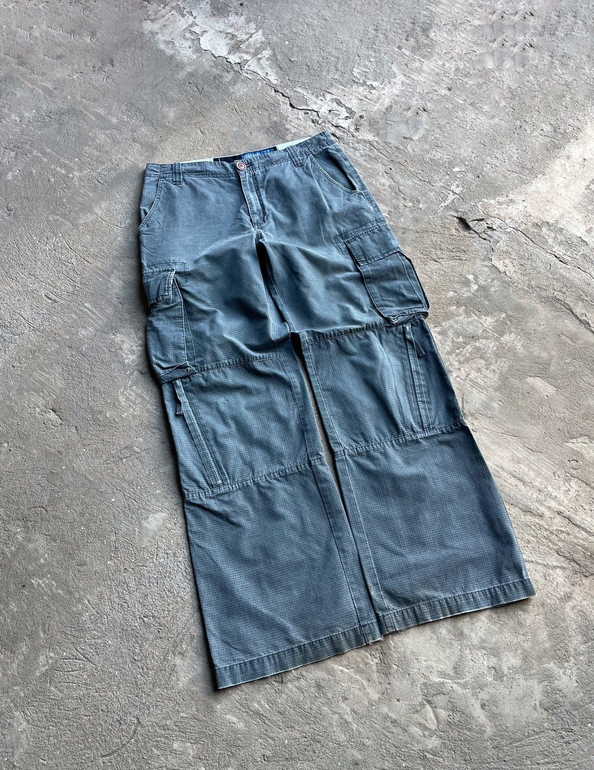 Japanese Brand × Vintage Vintage Japanese Faded Cargo Flared Pants Carhartt Style Size US 35 - 2 Thumbnail