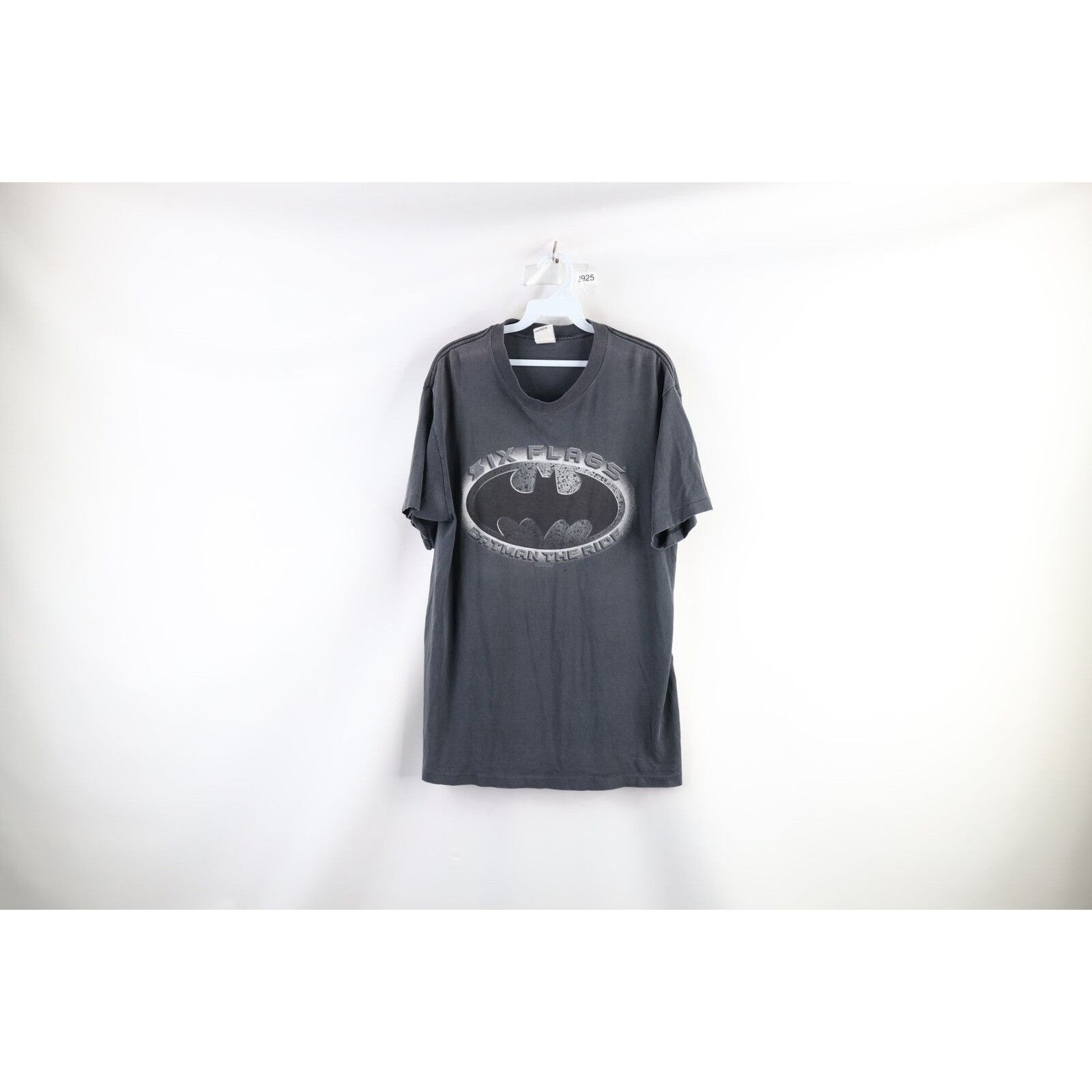 Vintage Vintage 90s Distressed Six Flags Batman The Ride T-Shirt Size US L / EU 52-54 / 3 - 1 Thumbnail