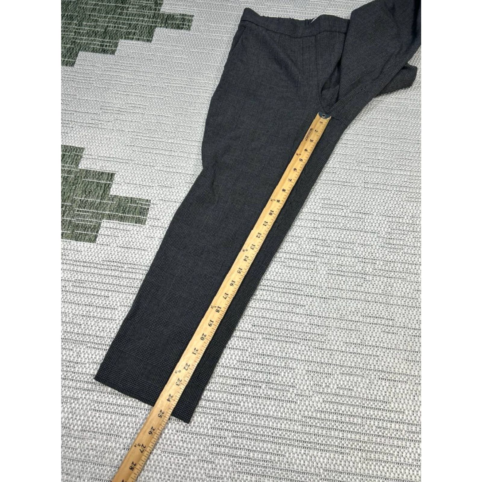 Aritzia Aritzia Babaton Conan Pants Womens 6 Gray Houndstooth Plaid Stretch Cropped Tapered Slim Front Flat Front Modern Casual Dress Pants Womens Size 28" / US 6 / IT 42 - 5 Thumbnail