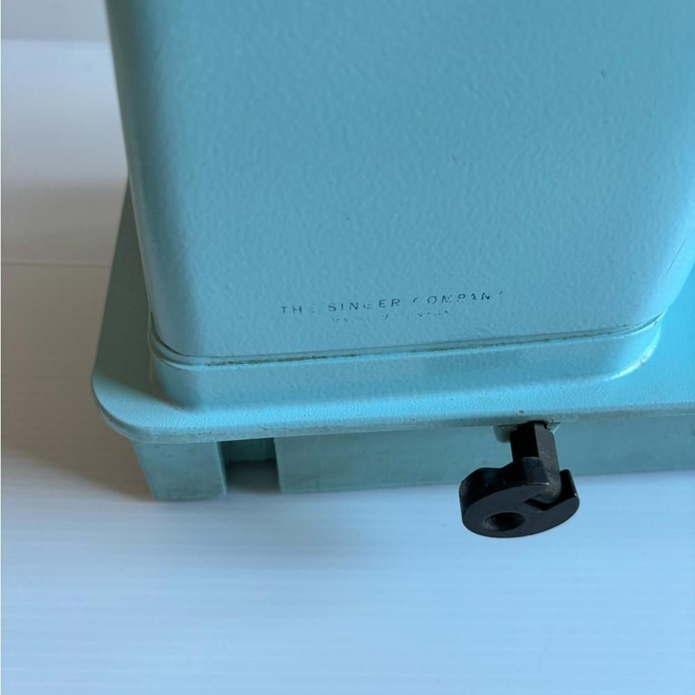 Designer Vintage blue zigzag singer sewing machine model 348 Size ONE SIZE - 4 Thumbnail