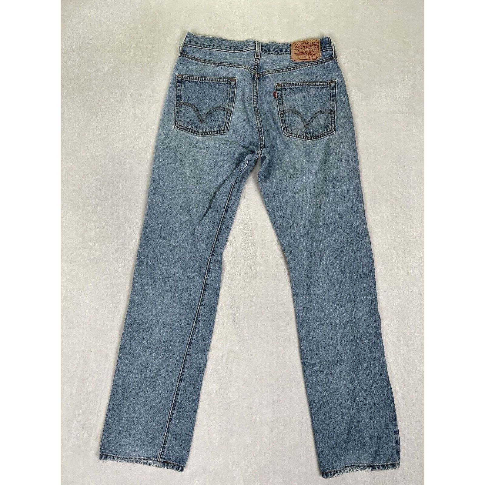 Levi's Vintage Levi’s 501 Blue Denim Jeans Size 33x34 Medium Wash Size US 33 - 7 Thumbnail