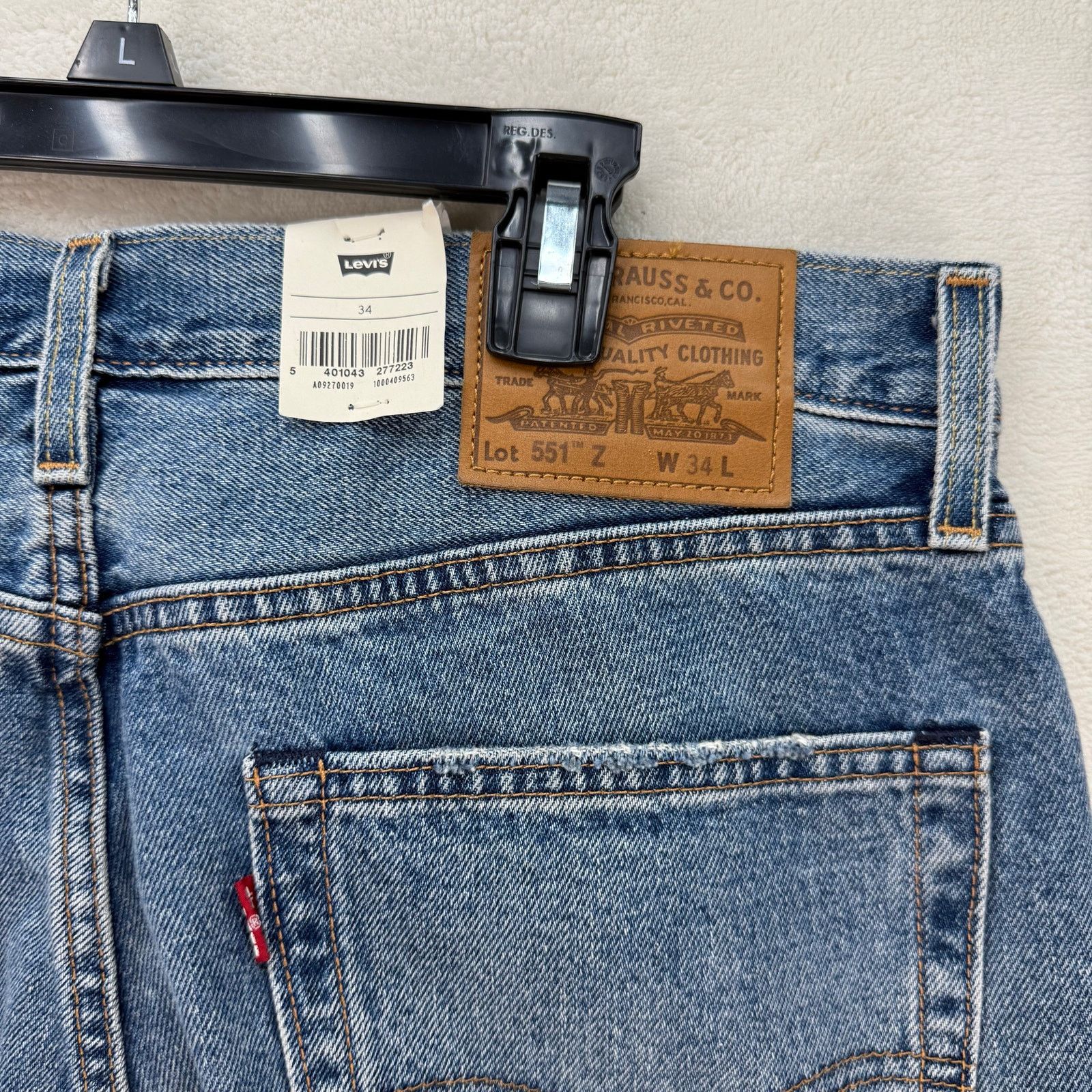 Levi's LEVI'S PREMIUM 551Z STRAIGHT CROP JEANS MEN'S 34 LIGHT INDIG Size US 34 / EU 50 - 6 Thumbnail