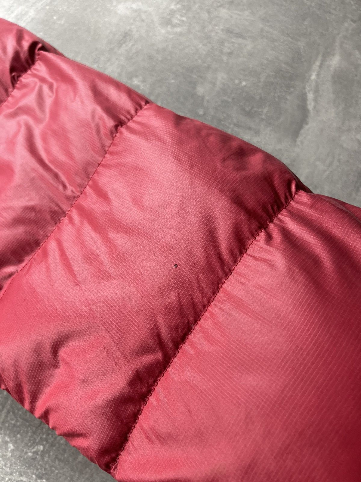 The North Face The North Face 700 Goose Down Puffer Nylon Jacket Red Black Size US L / EU 52-54 / 3 - 10 Thumbnail